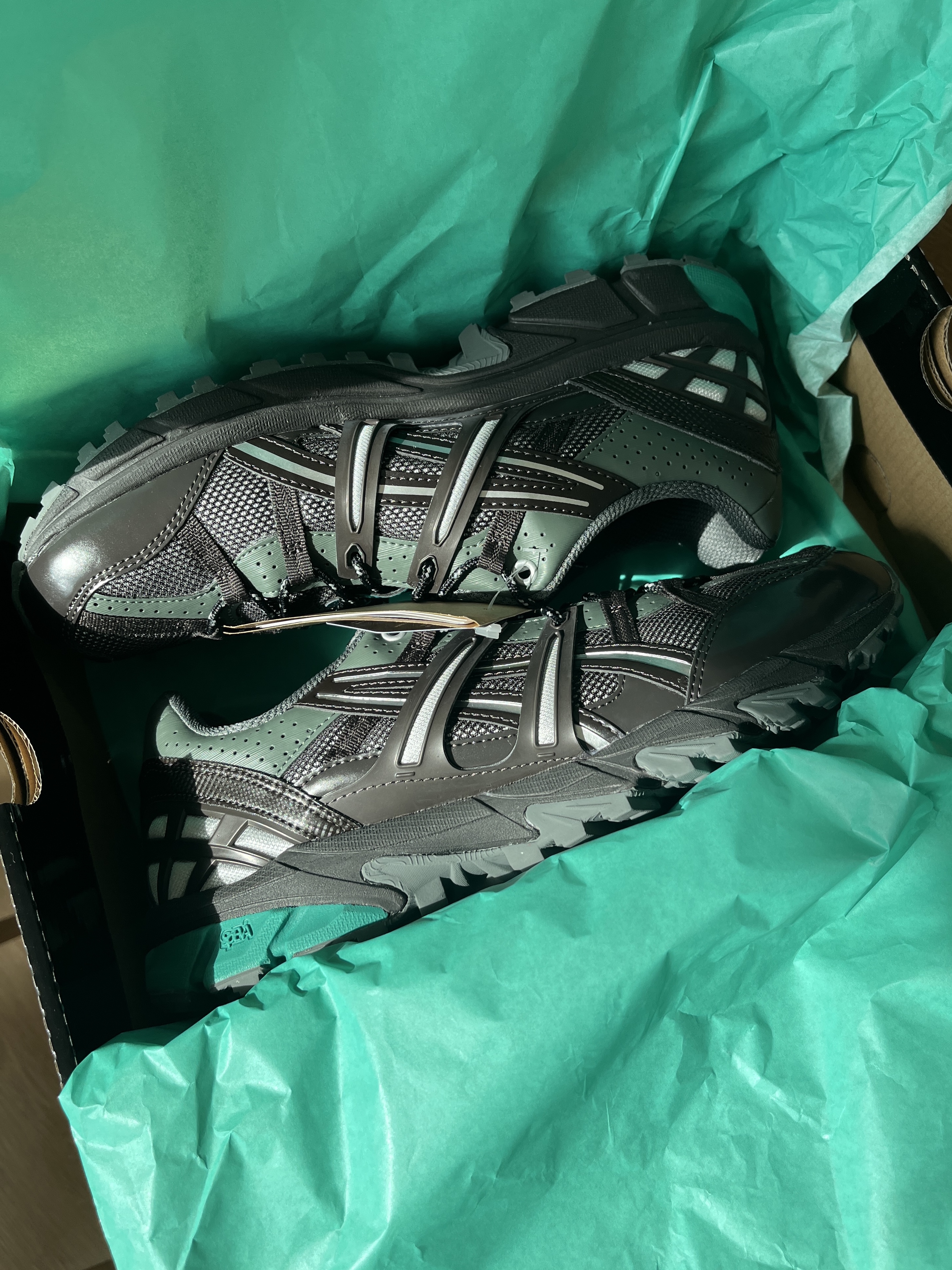 (W) Asics x Matin Kim Gel-Sonoma 15-50 Black Pure Silver 착용 스타일