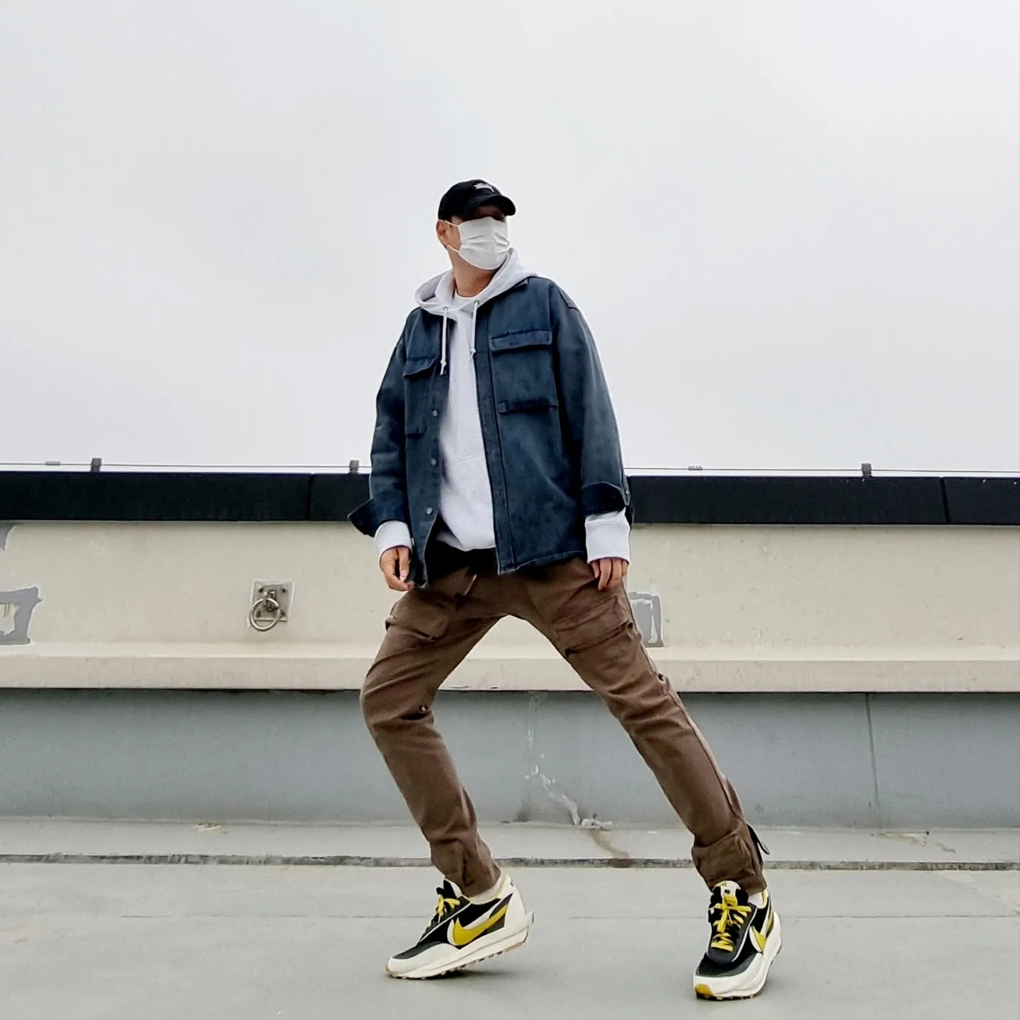 Nike x Sacai x Undercover LDWaffle Black Bright Citron, Grailz Flight Pocket Pants Tan 착용 스타일 - 1