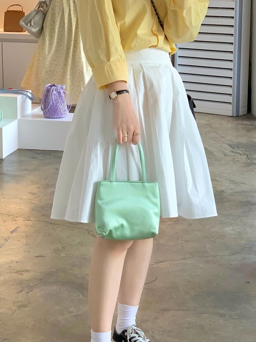 Hai Little Silk Bag Light Green 착용 스타일
