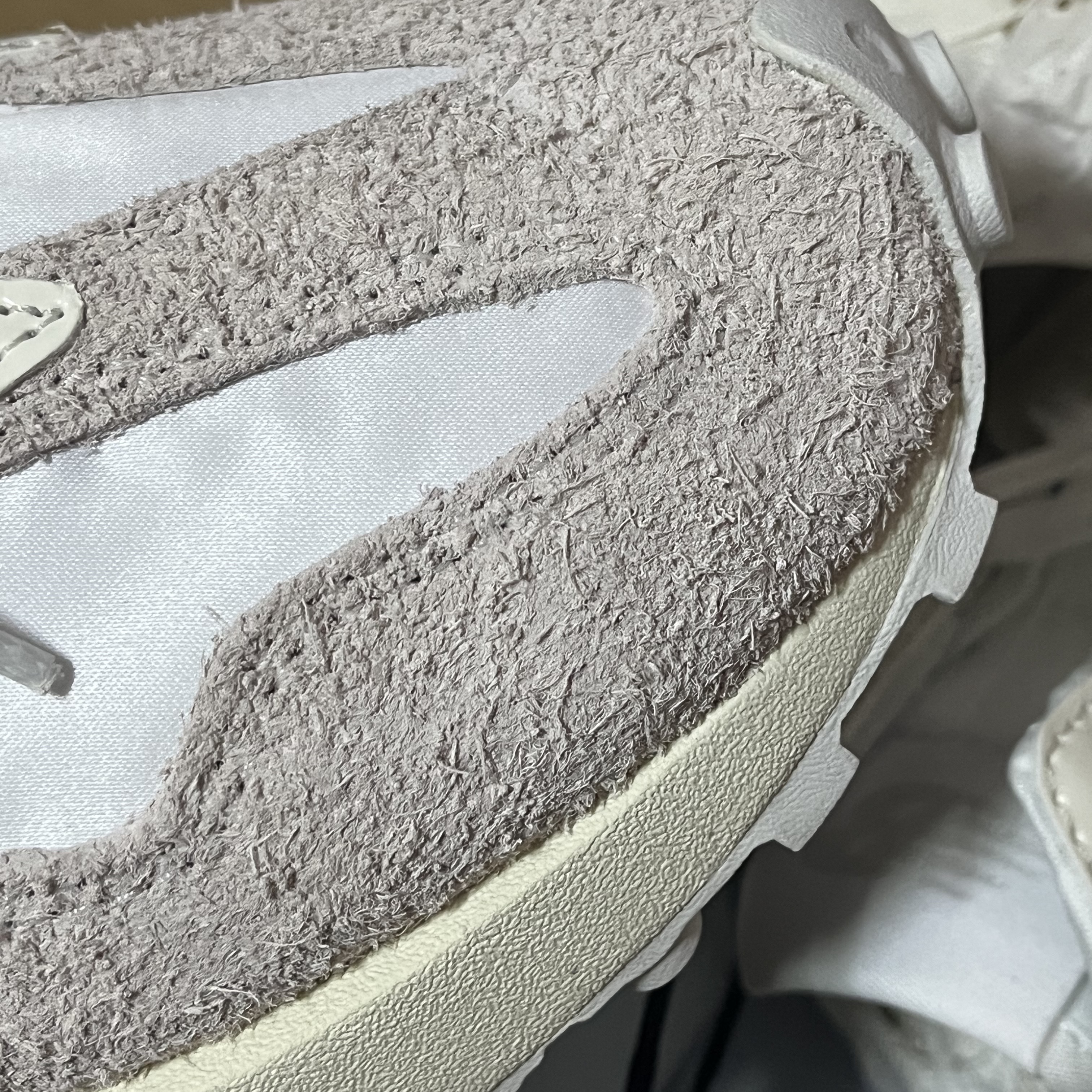 (W) New Balance 327 White Moonbeam 착용 스타일 - 2