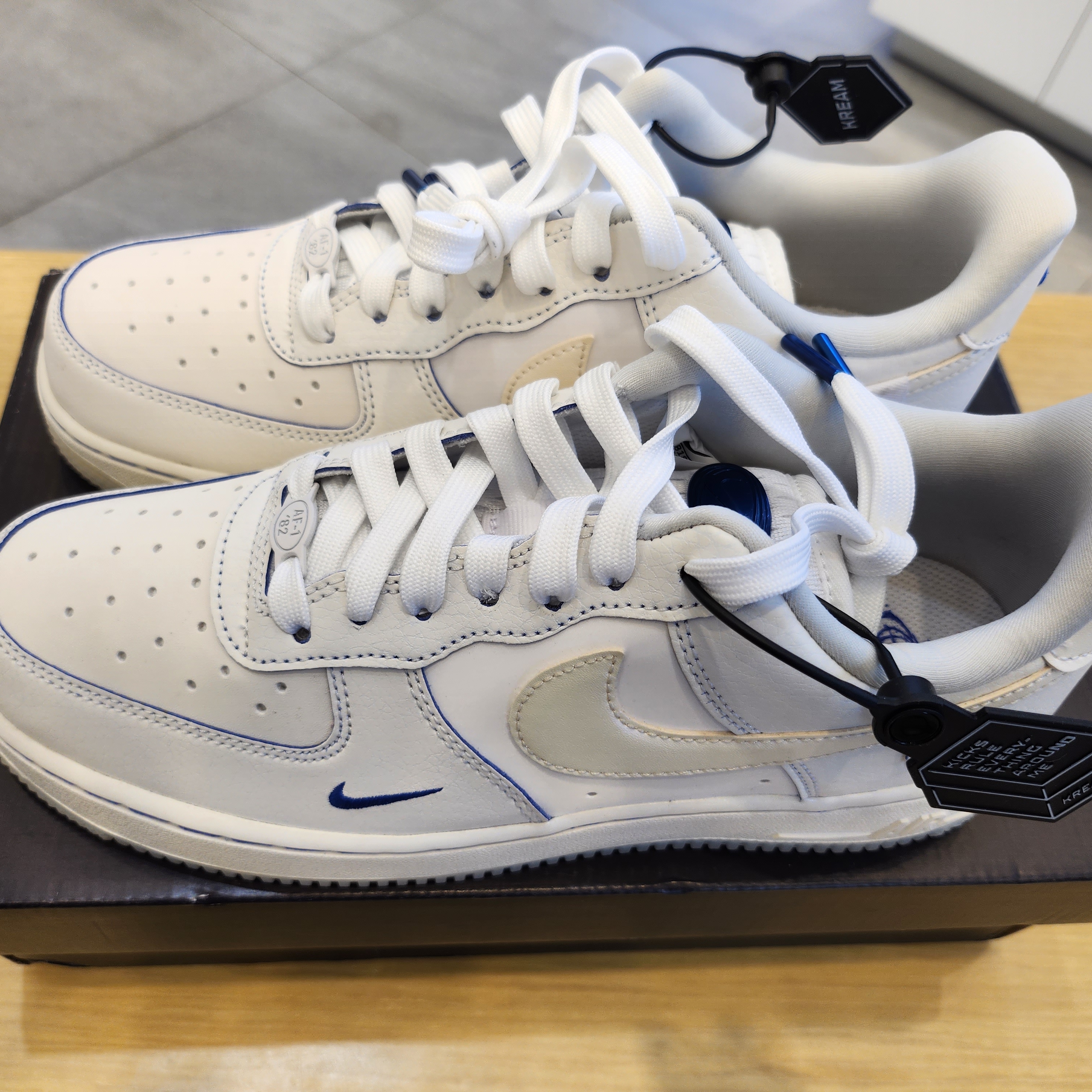 (W) Nike Air Force 1 '07 LX Game Royal Sail 착용 스타일 - 2