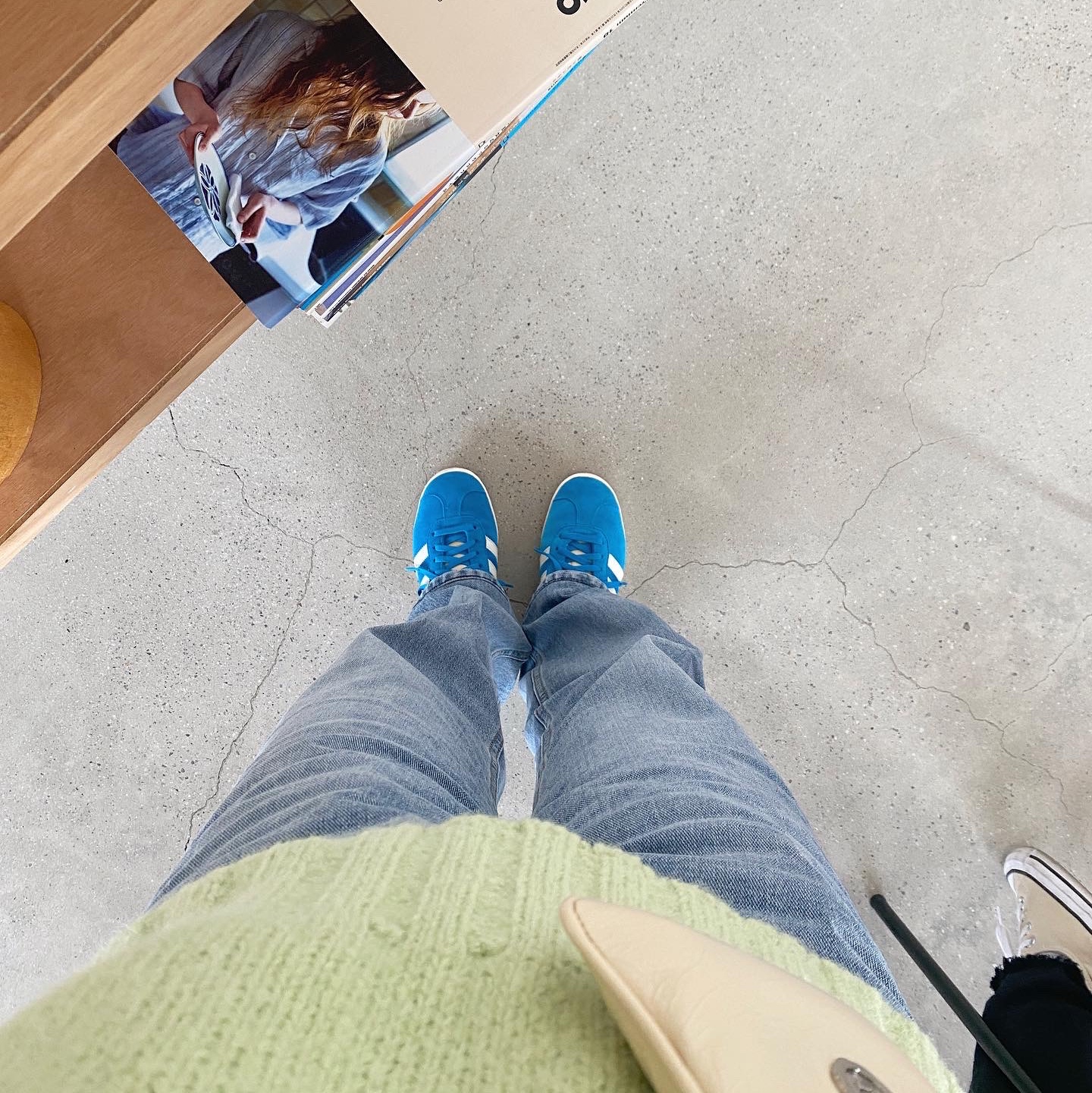 Adidas Gazelle Bold Aqua Off White 착용 스타일 - 2
