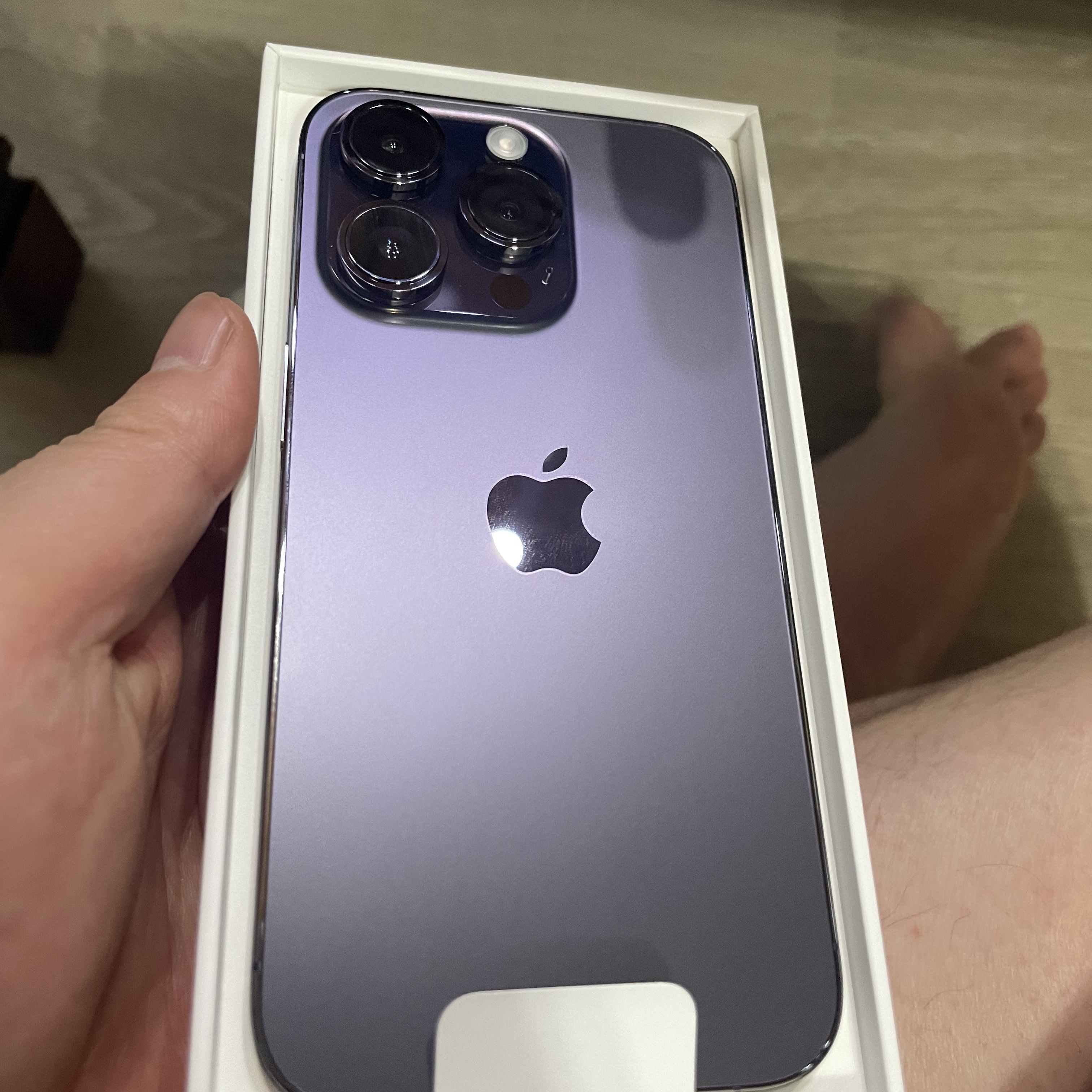 Apple iPhone 14 Pro 128GB Deep Purple (Korean Ver.) 착용 스타일 - 1