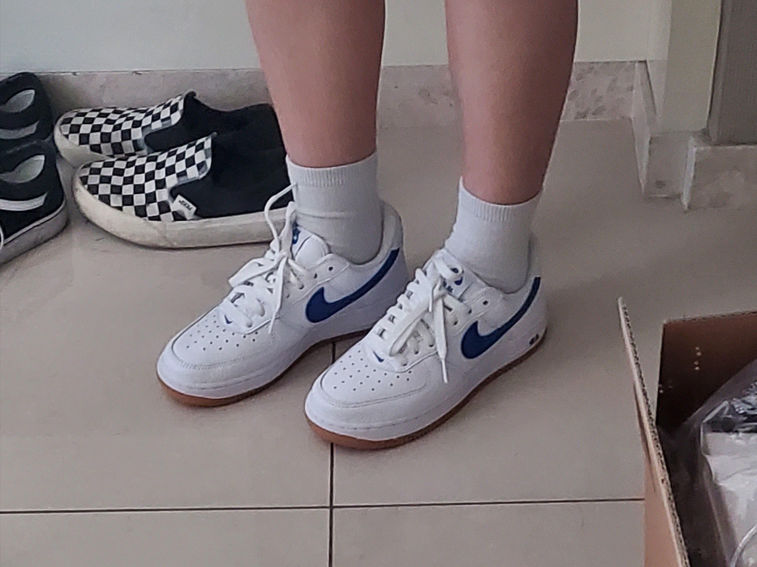 Nike Air Force 1 Low Retro Color of the Month Varsity Royal 착용 스타일