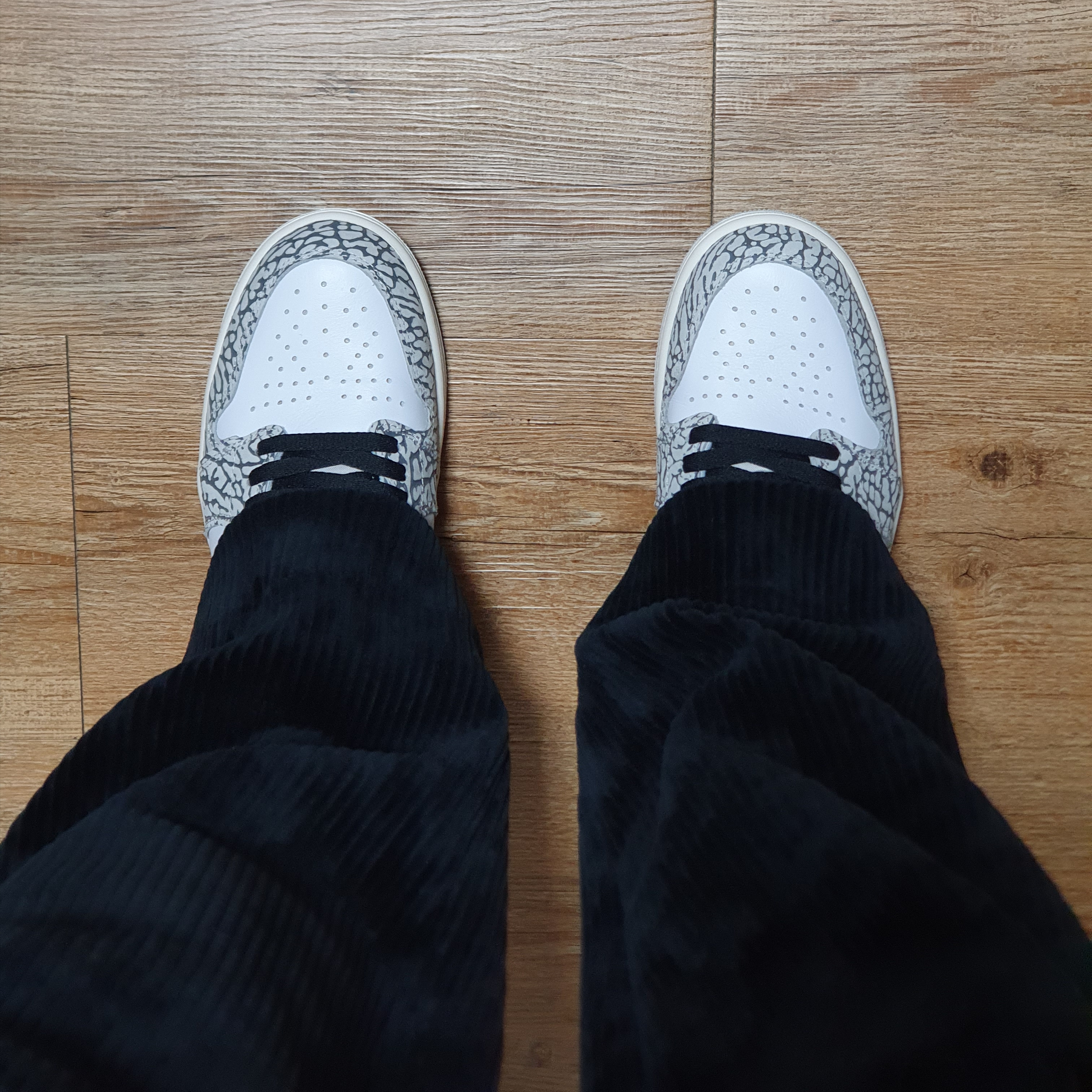 Jordan 1 Retro High OG White Cement 착용 스타일