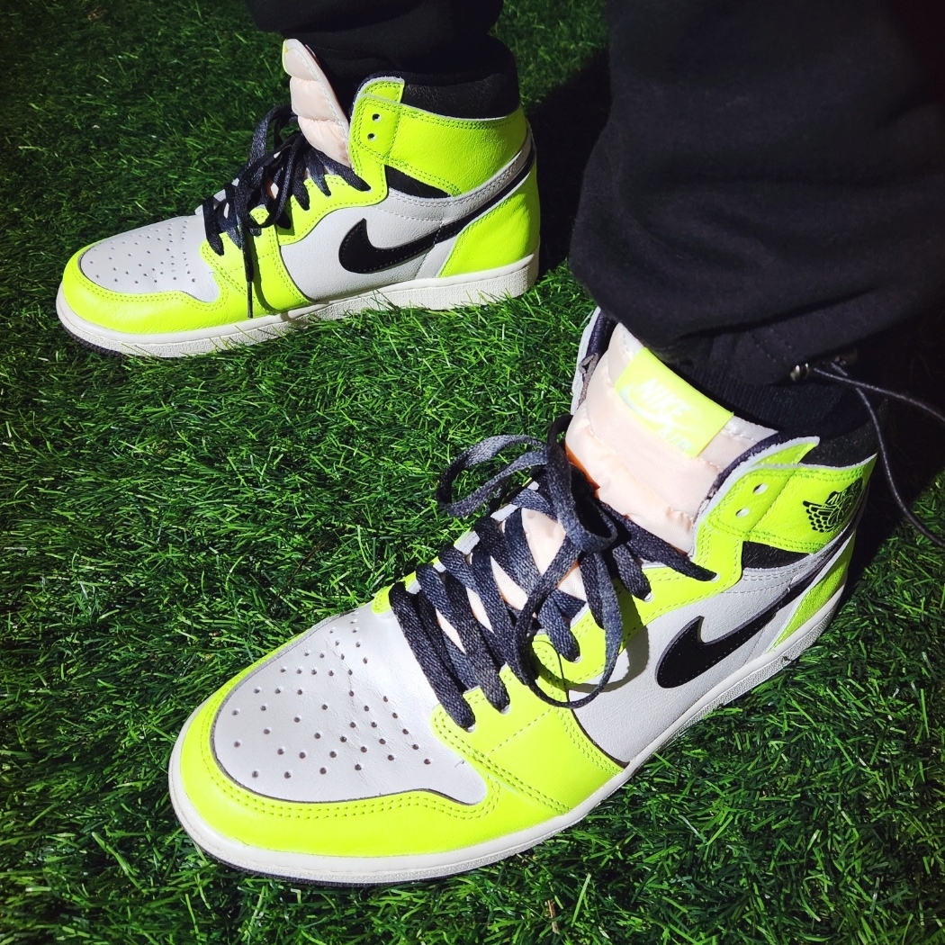 Jordan 1 Retro High OG Volt 착용 스타일 - 5