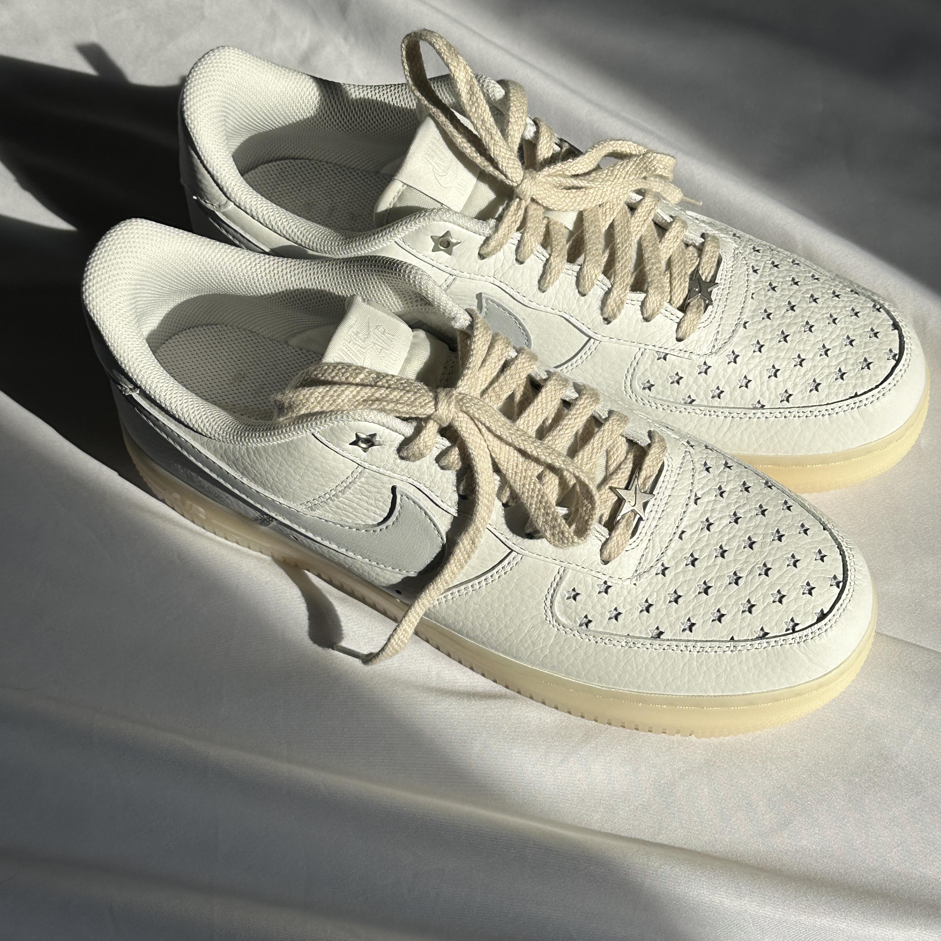 (W) Nike Air Force 1 '07 Summit White Pure Platinum 착용 스타일 - 1