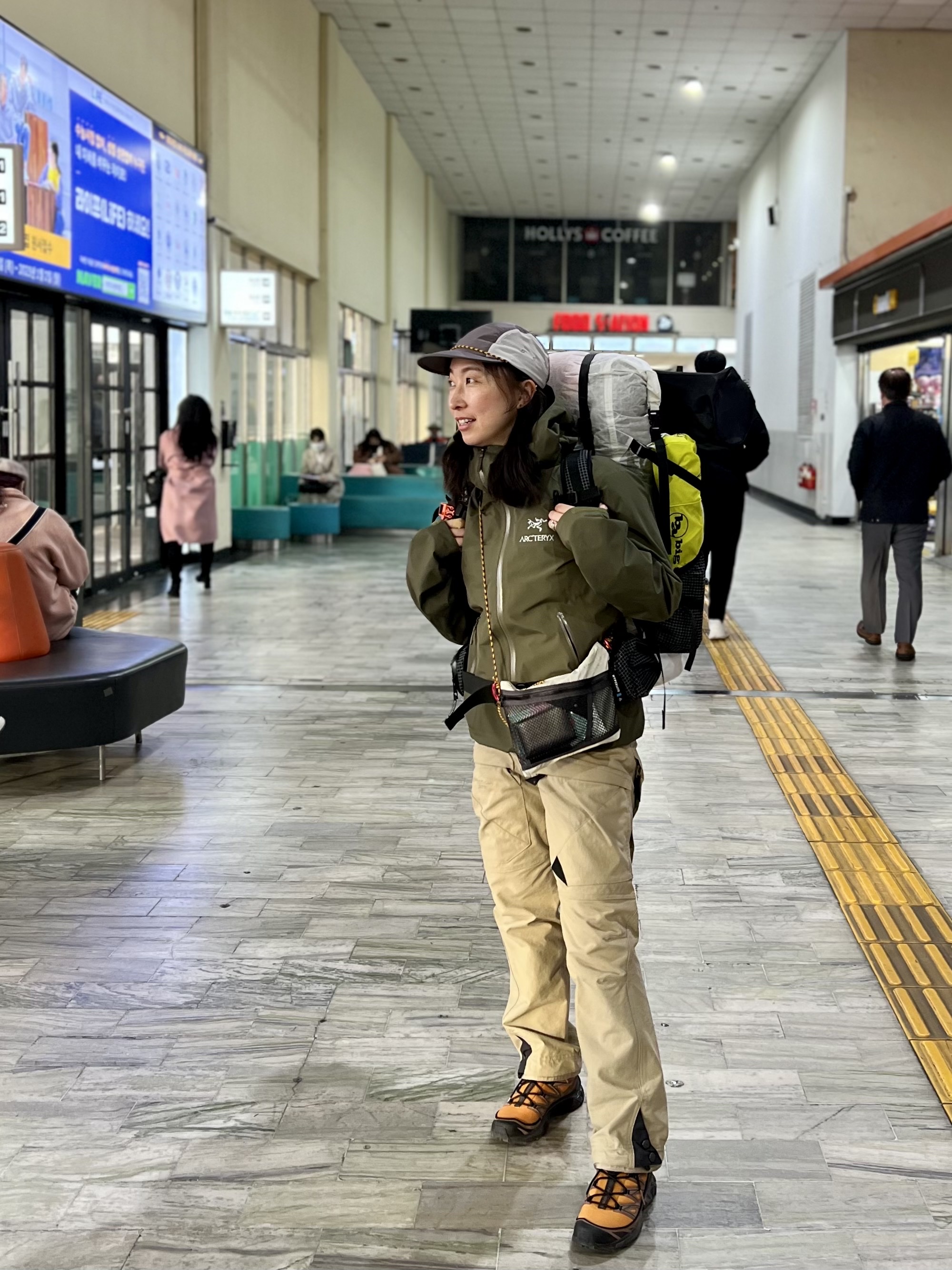Arc'teryx Beta LT Jacket Tatsu, Salomon XT-6 Expanse 75th Anniversary Golden Oak Acorn 착용 스타일 - 1
