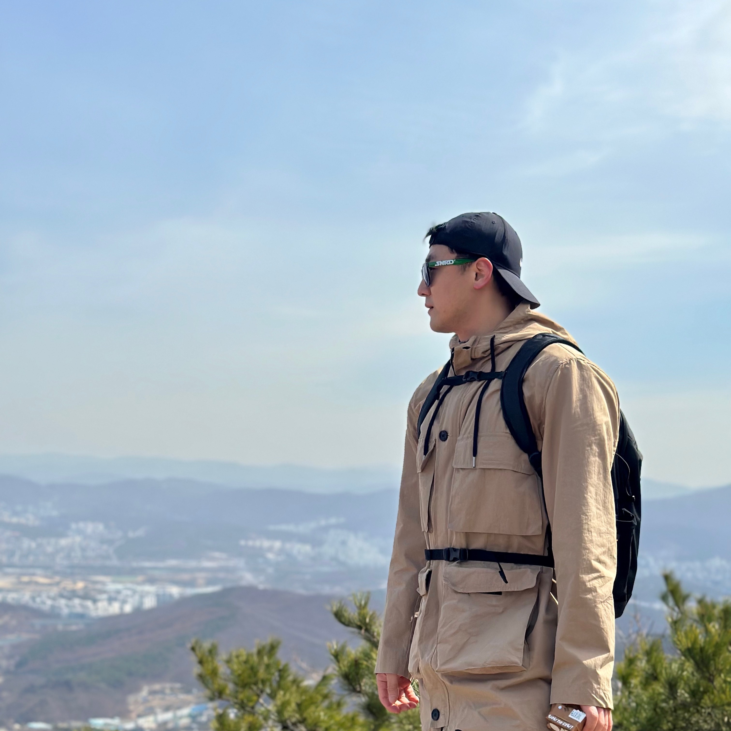 Arc'teryx Mantis 26 Backpack Black 착용 스타일 - 1
