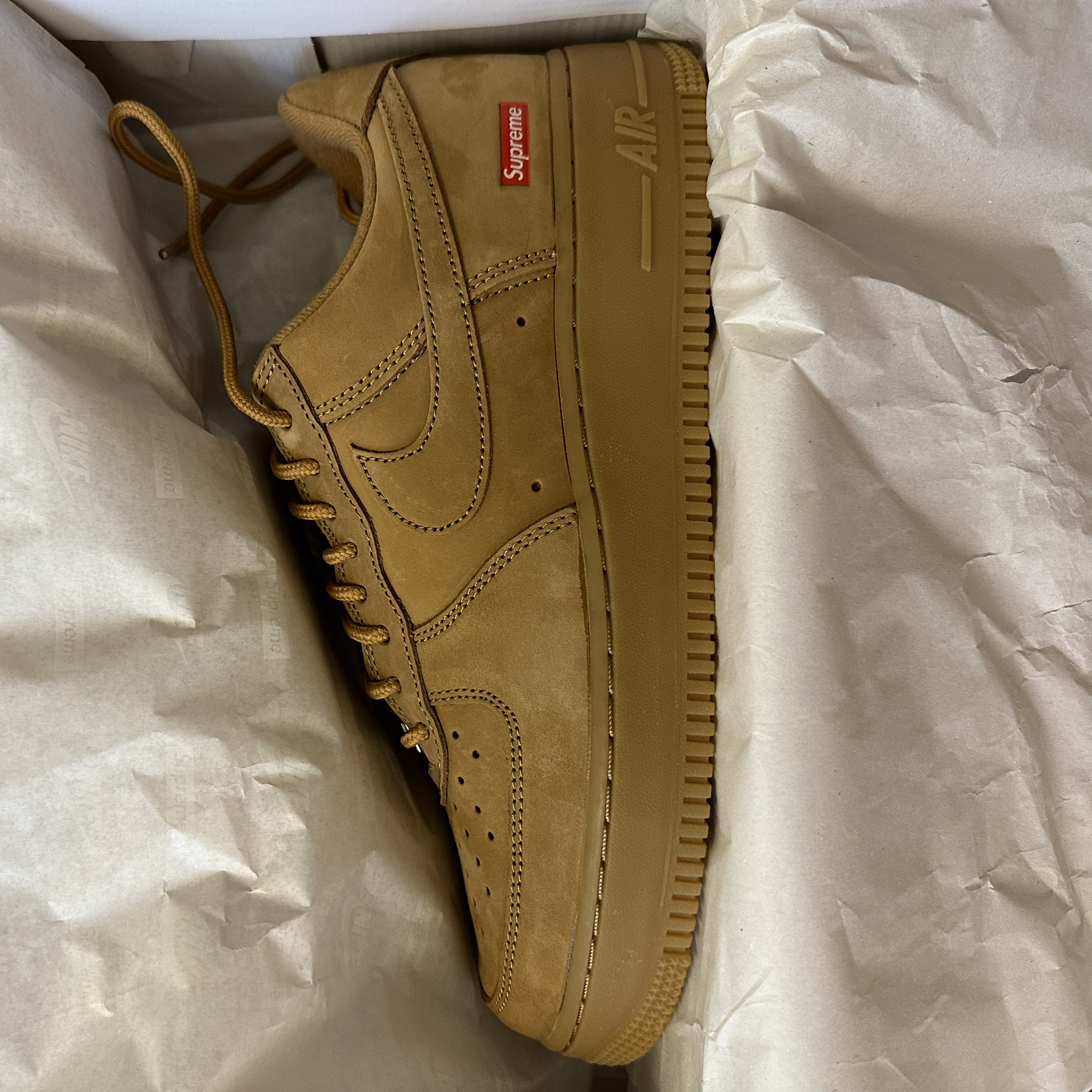 Nike x Supreme Air Force 1 Low Flax 착용 스타일 - 2