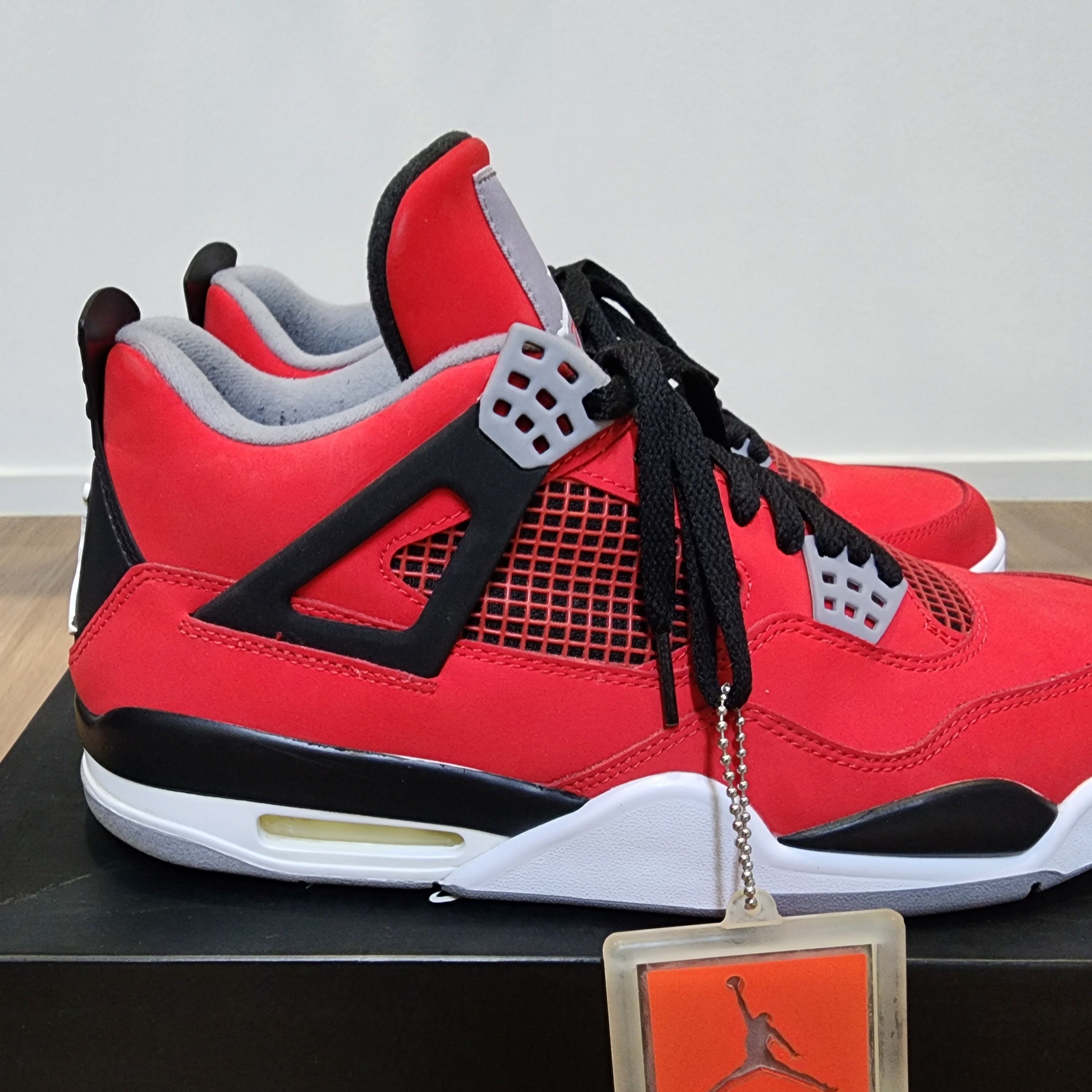 Jordan 4 Retro Toro Bravo 착용 스타일 - 2