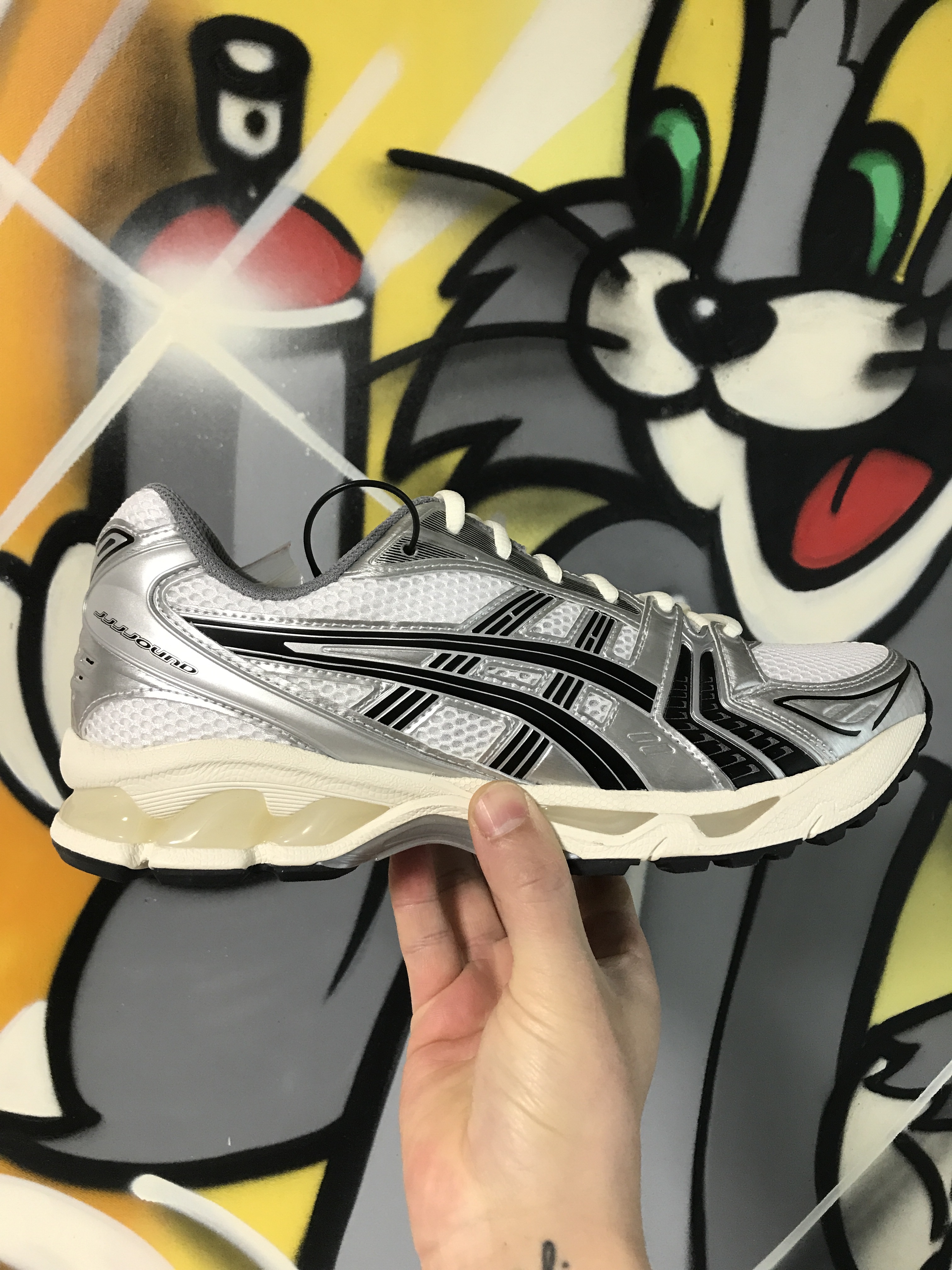 Asics x JJJJound Gel-Kayano 14 Silver Black 착용 스타일 - 2