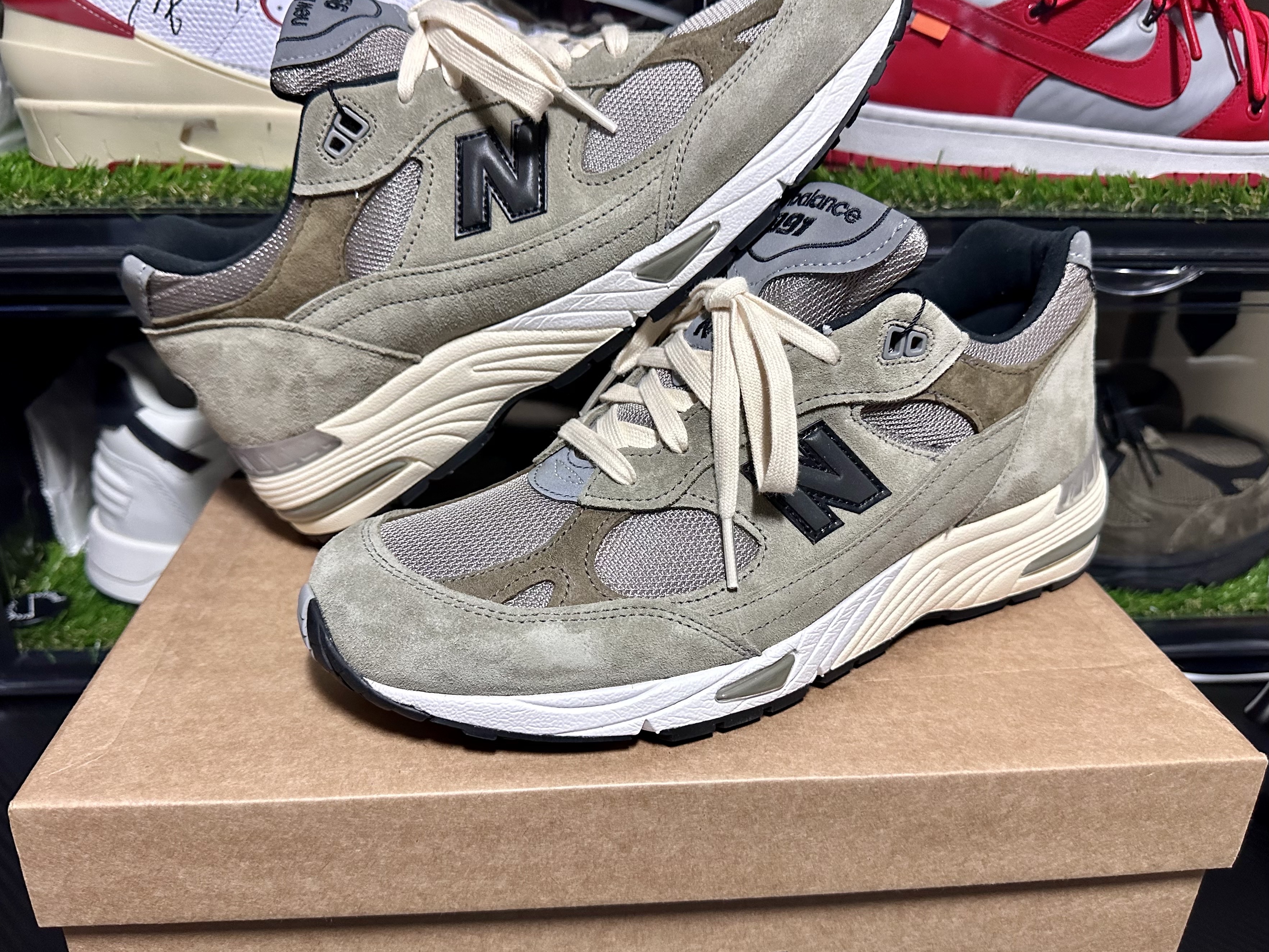 New Balance x JJJJound 991 Made in UK Grey, Jordan 1 High 85 Black White 착용 스타일 - 2