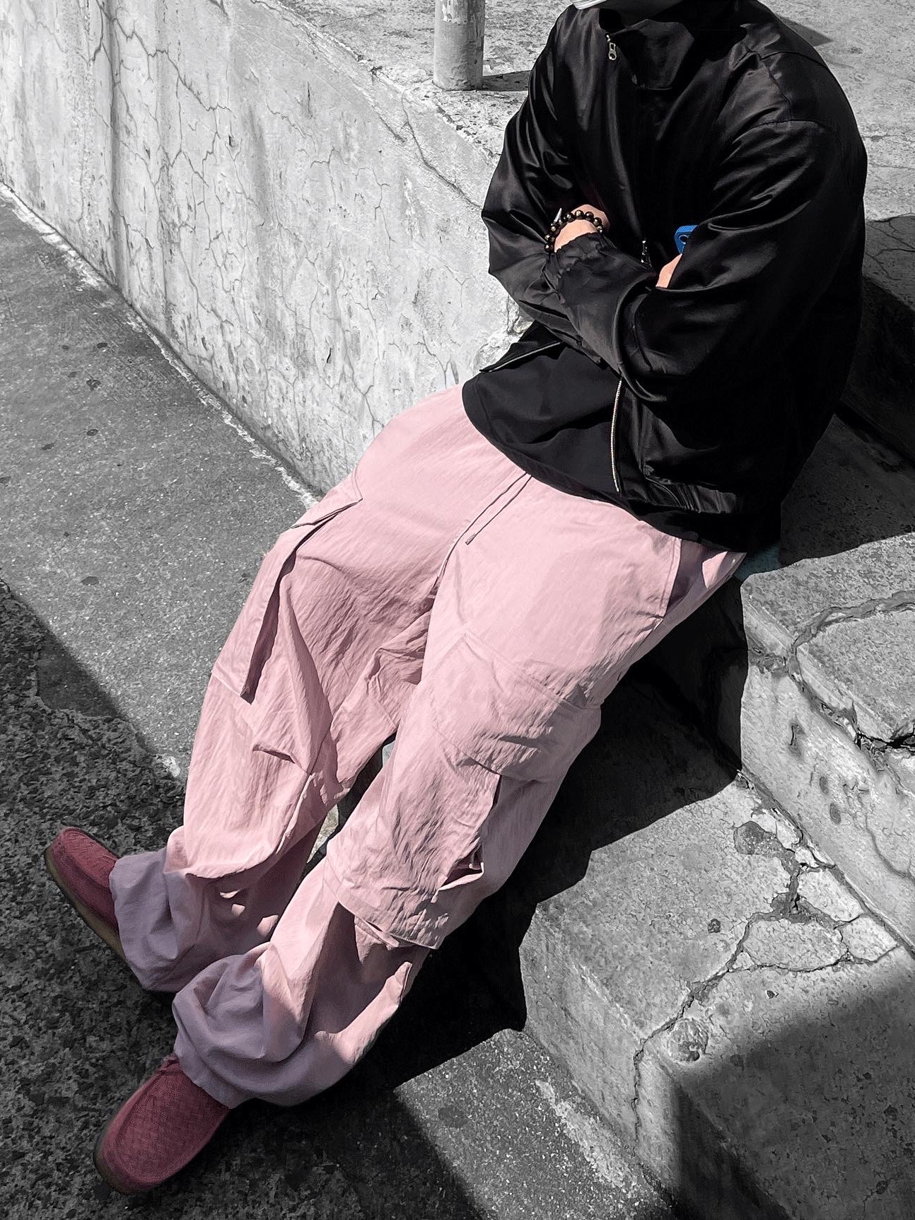 Clarks x Supreme Woven Wallabee Pink 착용 스타일 - 2