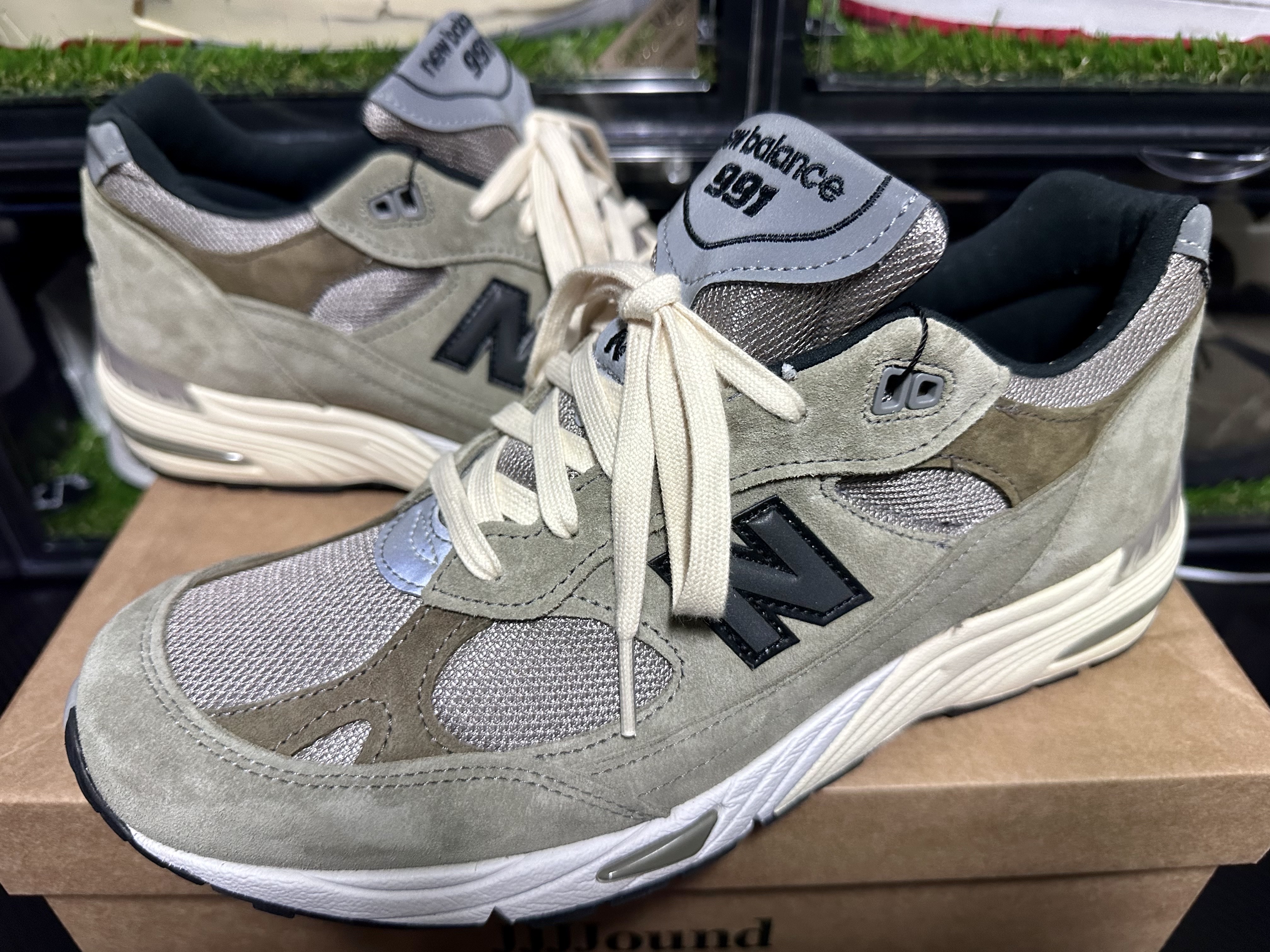 New Balance x JJJJound 991 Made in UK Grey, Jordan 1 High 85 Black White 착용 스타일 - 3