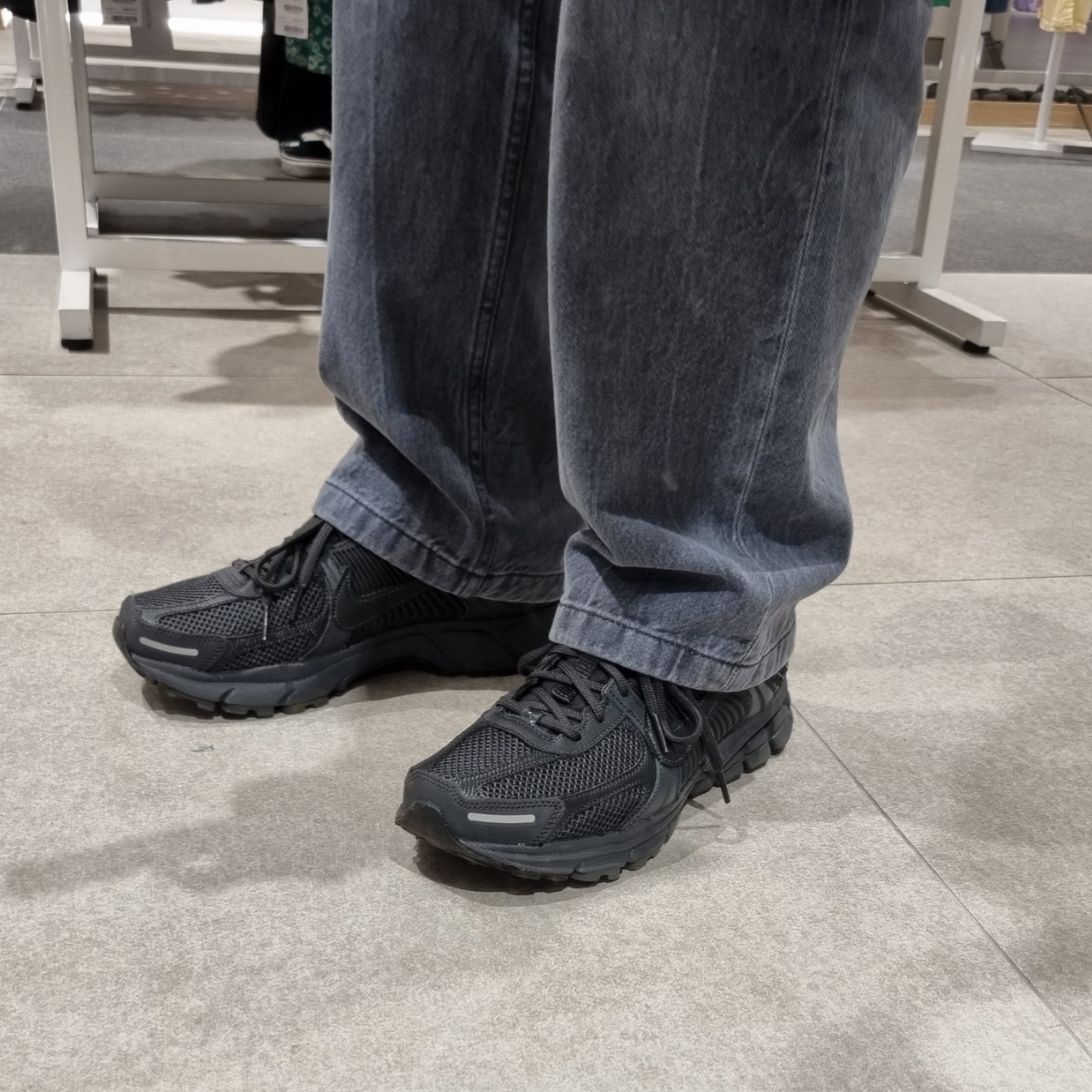 Nike Zoom Vomero 5 SP Anthracite 2023 착용 스타일