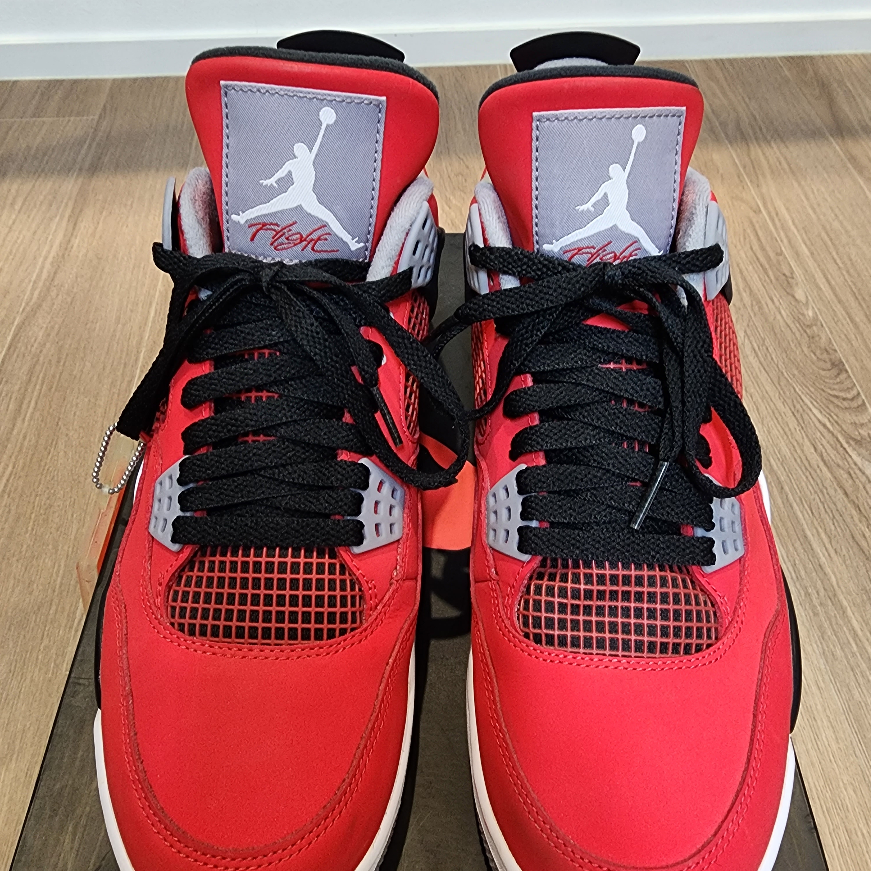 Jordan 4 Retro Toro Bravo 착용 스타일 - 1
