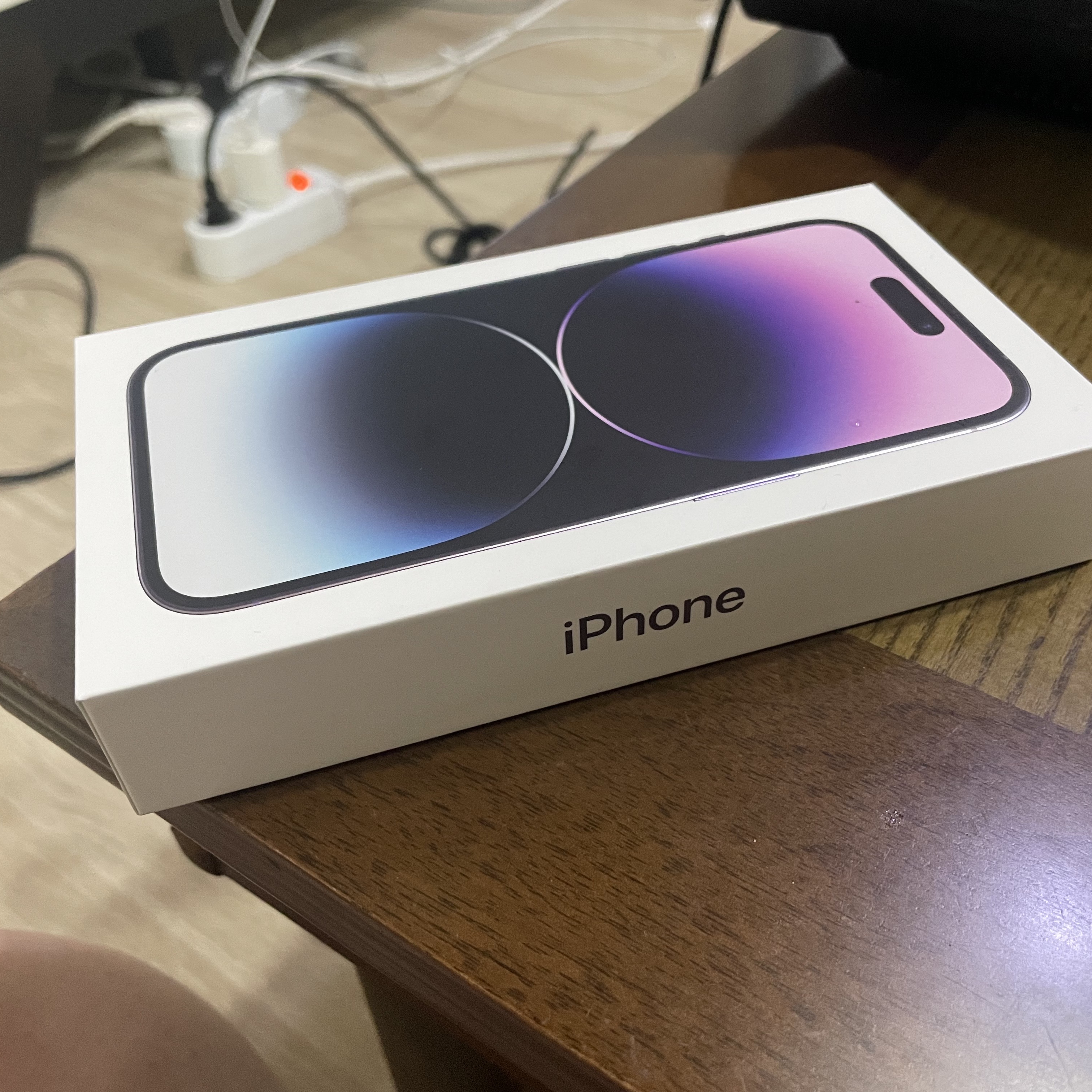 Apple iPhone 14 Pro 128GB Deep Purple (Korean Ver.) 착용 스타일 - 3