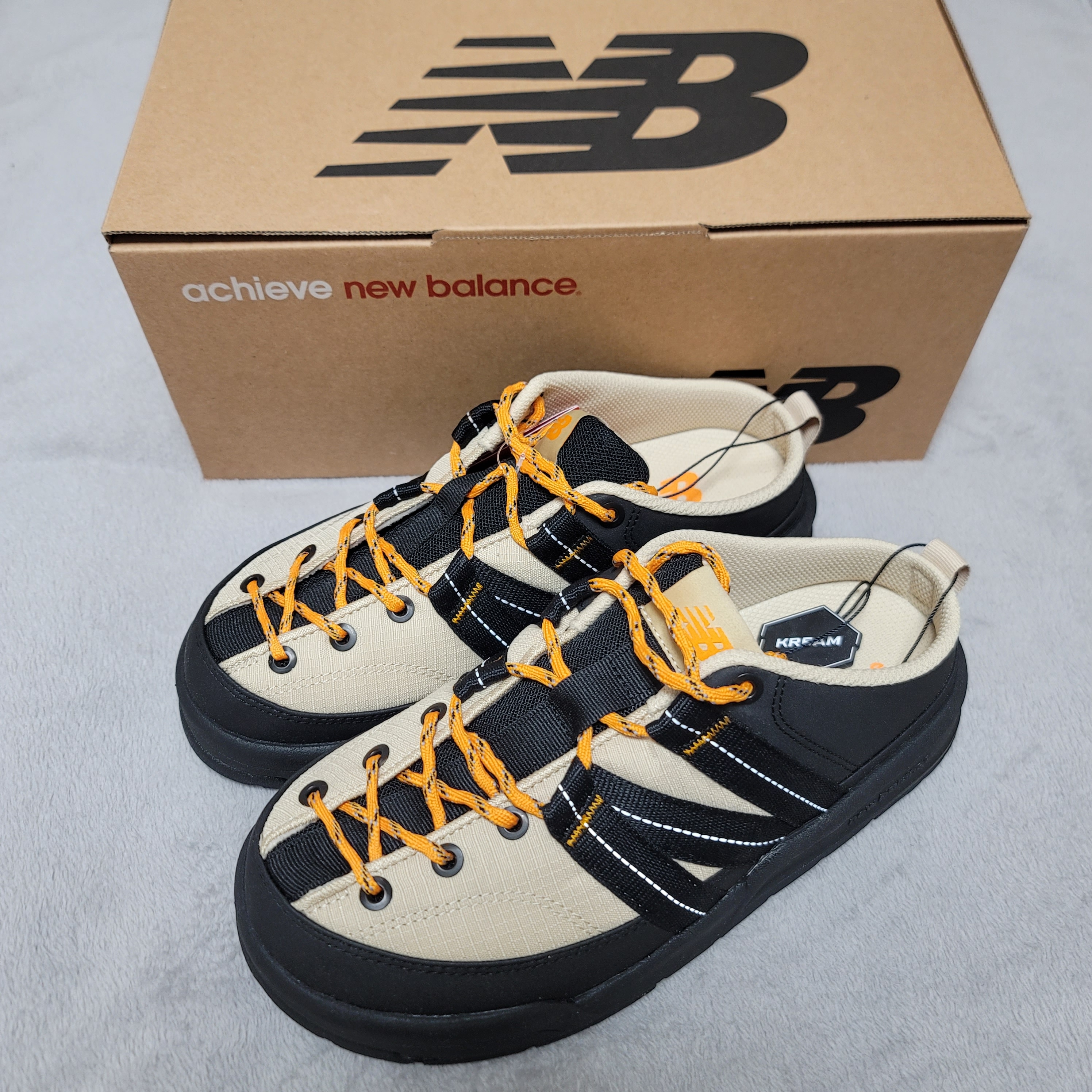 New Balance CRV Mule V2 Yellow 착용 스타일