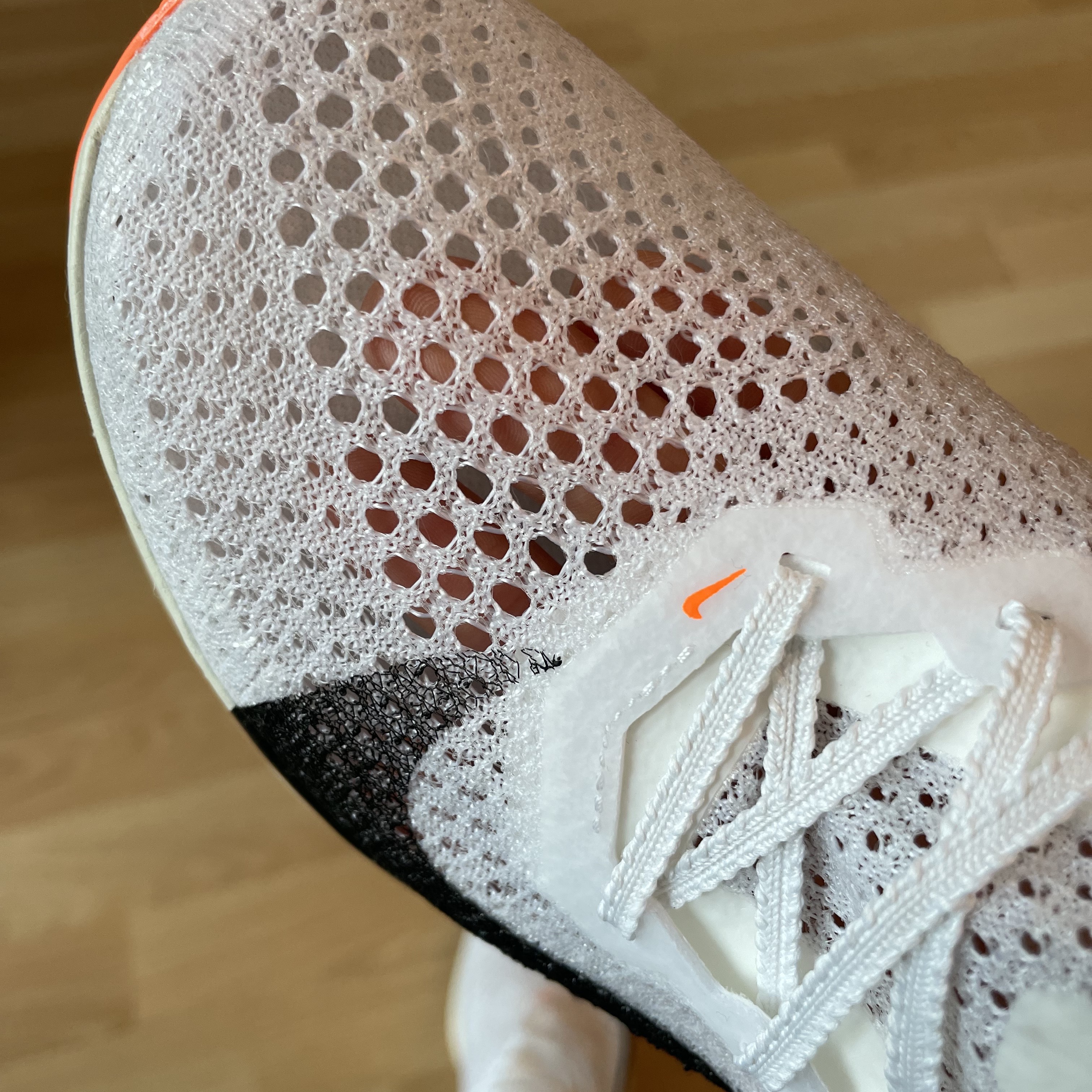 Nike ZoomX Vaporfly Next% 3 Prototype White 착용 스타일 - 3