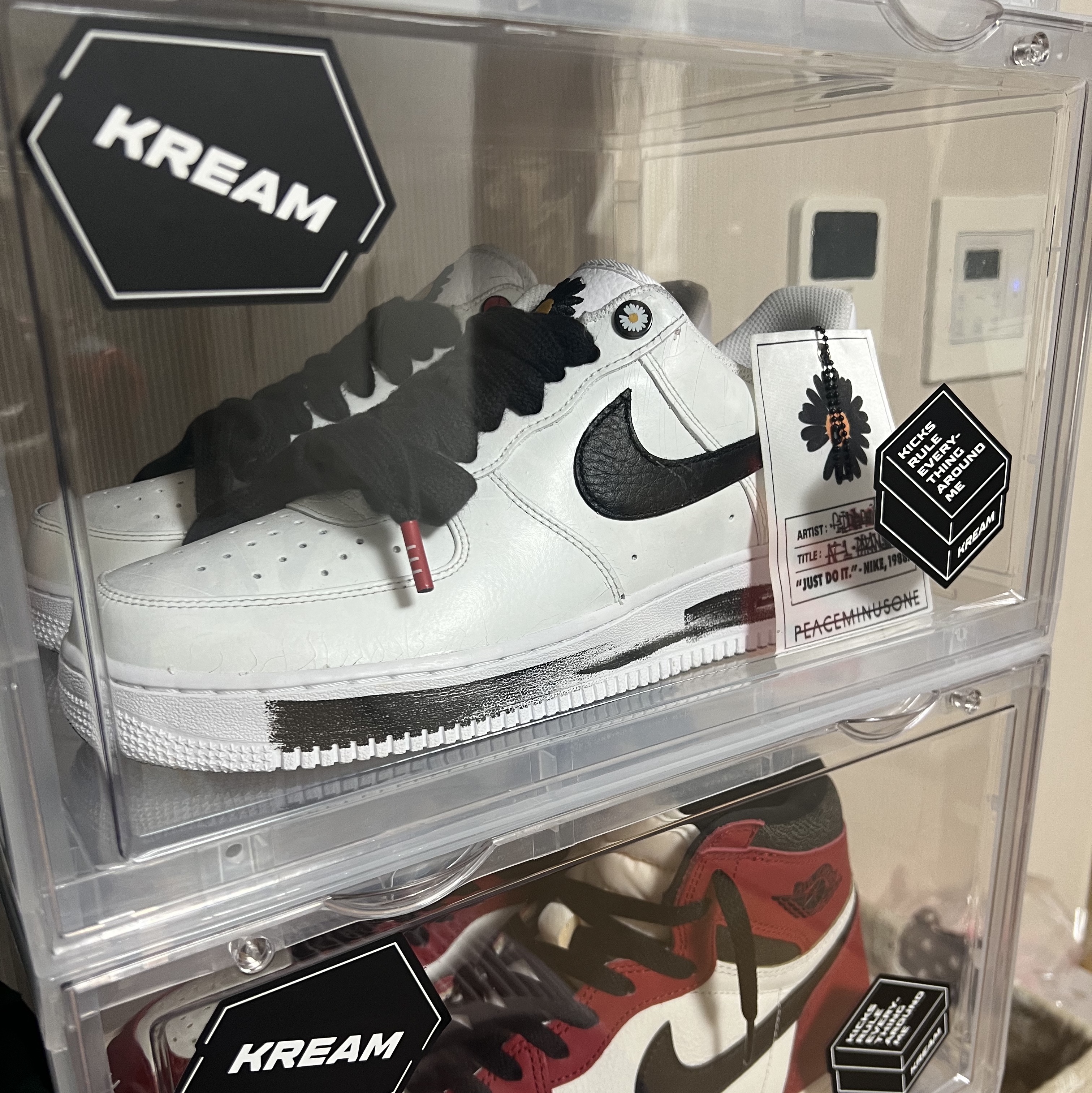 Nike x Peaceminusone Air Force 1 Low Para-Noise 2.0, Jordan 1 Retro High OG Chicago 2022 착용 스타일