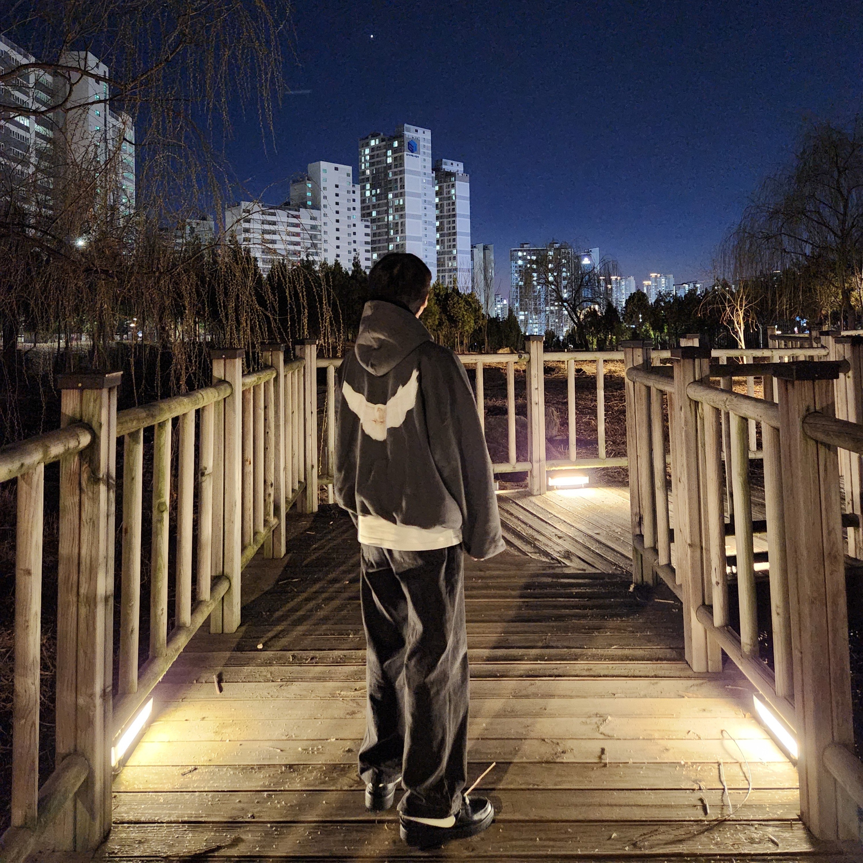 Yeezy Gap Engineered By Balenciaga Dove Hoodie Black, Nike x Ambush Air Force 1 Low SP Black 착용 스타일 - 1
