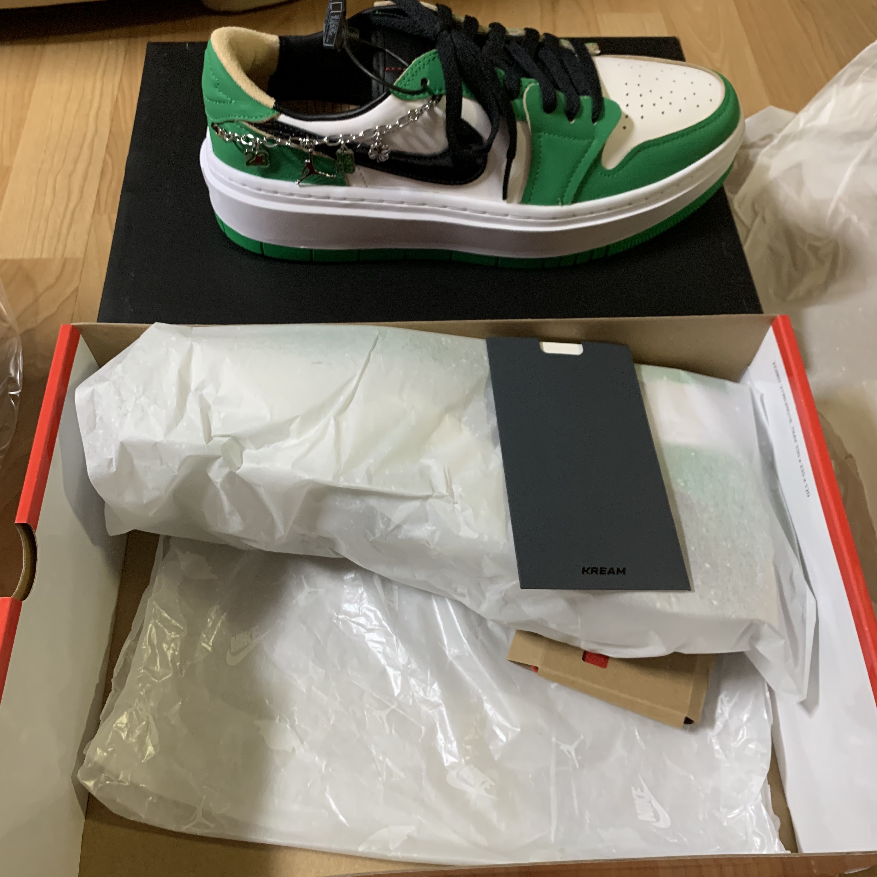 (W) Jordan 1 Elevate Low SE Lucky Green 착용 스타일 - 2
