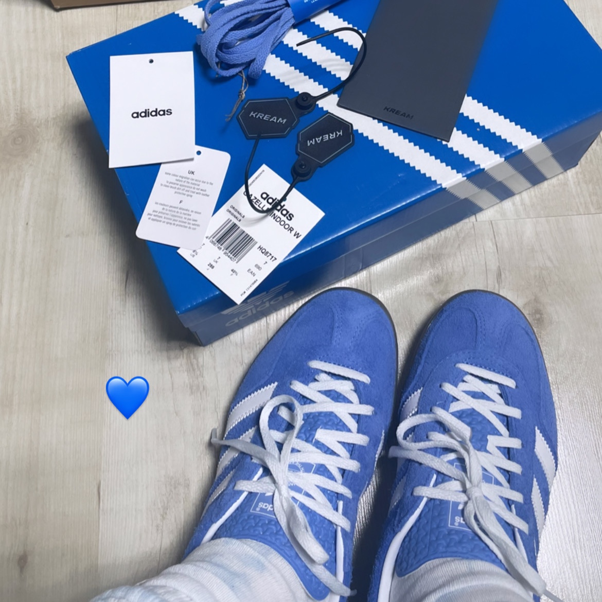 (W) Adidas Gazelle Indoor Blue Fusion Cloud White 착용 스타일
