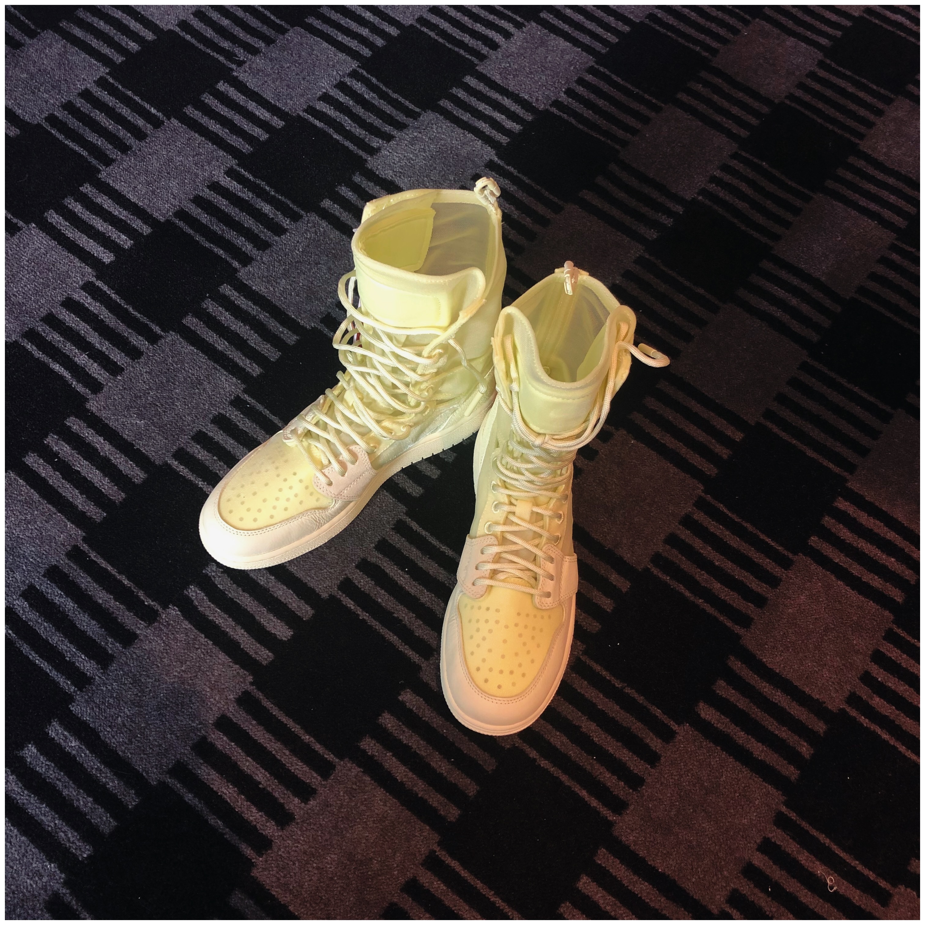 (W) Jordan 1 Explorer XX Off White 착용 스타일