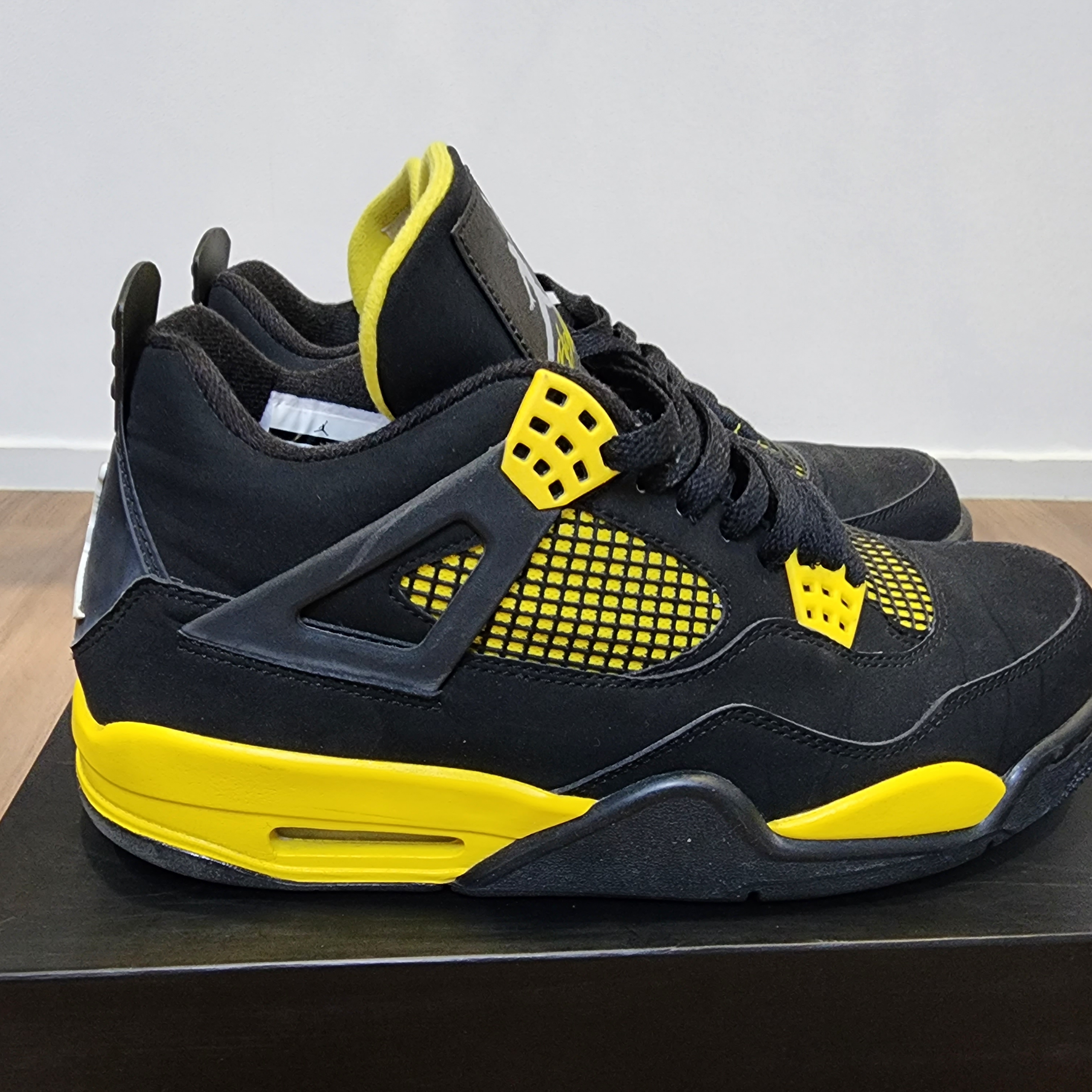 Jordan 4 Retro Thunder 2012 착용 스타일 - 2
