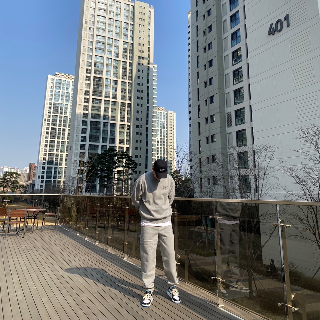 Nike x Stussy NRG RA Fleece Pants Dark Grey Heather (DJ9490-063) 착용 스타일 - 1