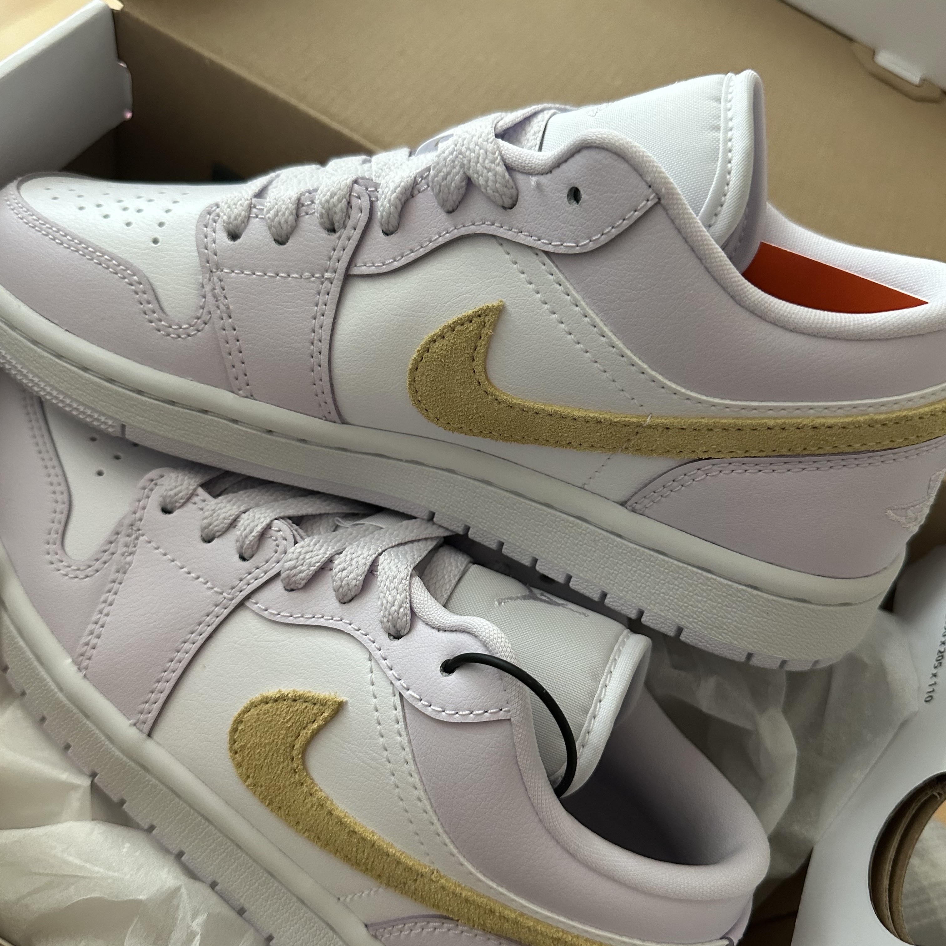 (W) Jordan 1 Low Barely Grape Lemon Wash 착용 스타일