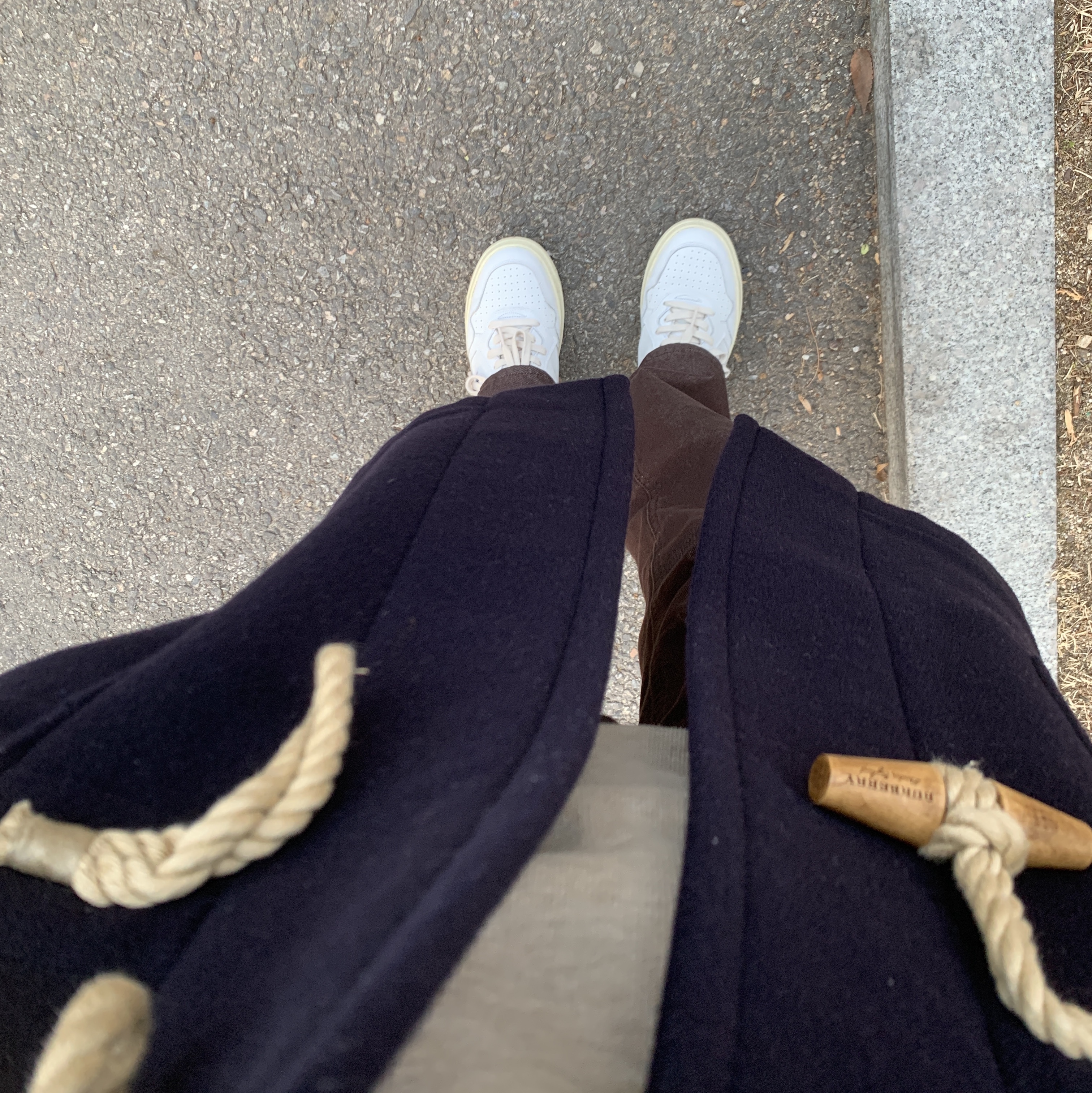 Autry Medalist Low Leather Sneakers White 착용 스타일