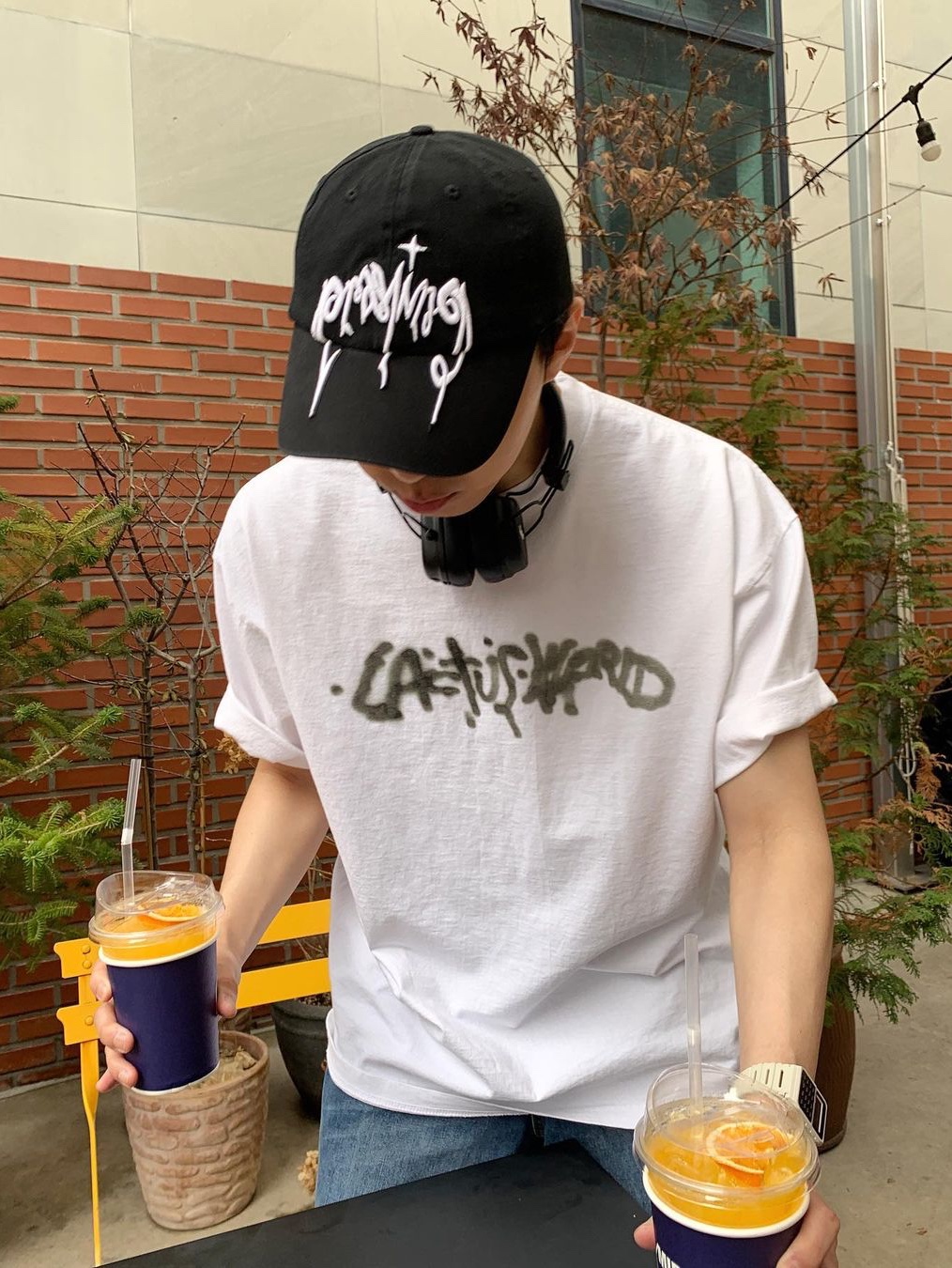 Telfar Baggy Jean Blue, Gentle Monster x Maison Margiela MM005 Black Black 착용 스타일 - 3
