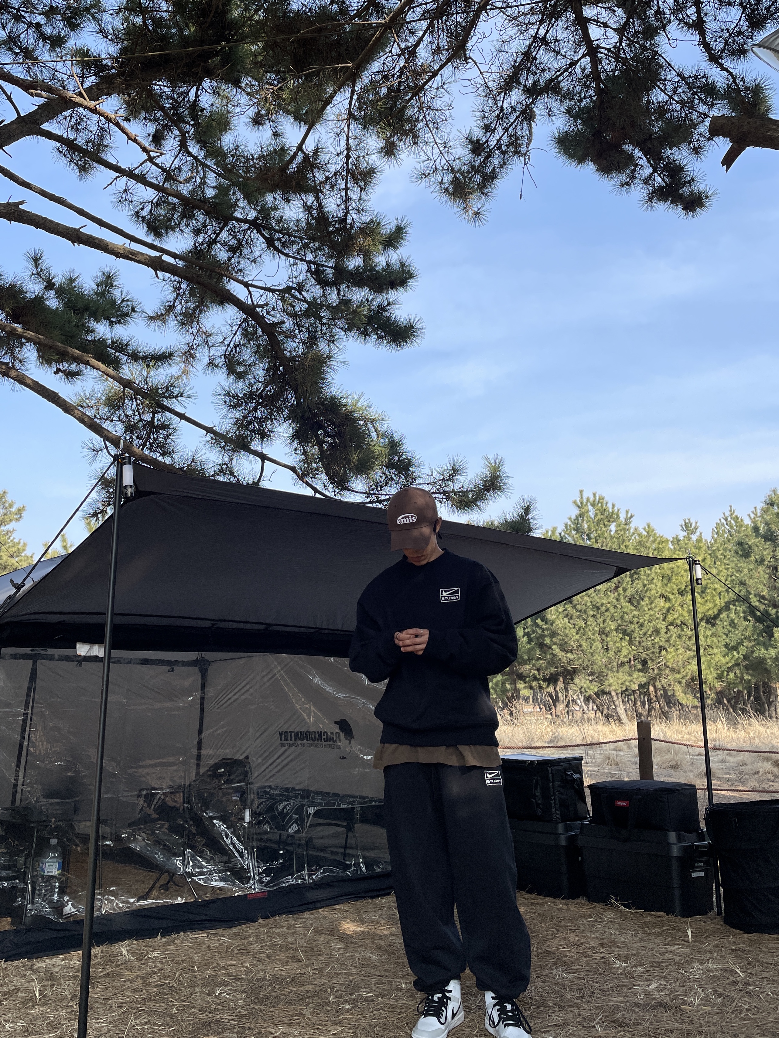 Nike x Stussy NRG Washed Fleece Crewneck Black (DO5310-010), Stussy Basic Stussy Pigment Dyed T-Shirt Coffee 2022 착용 스타일 - 2