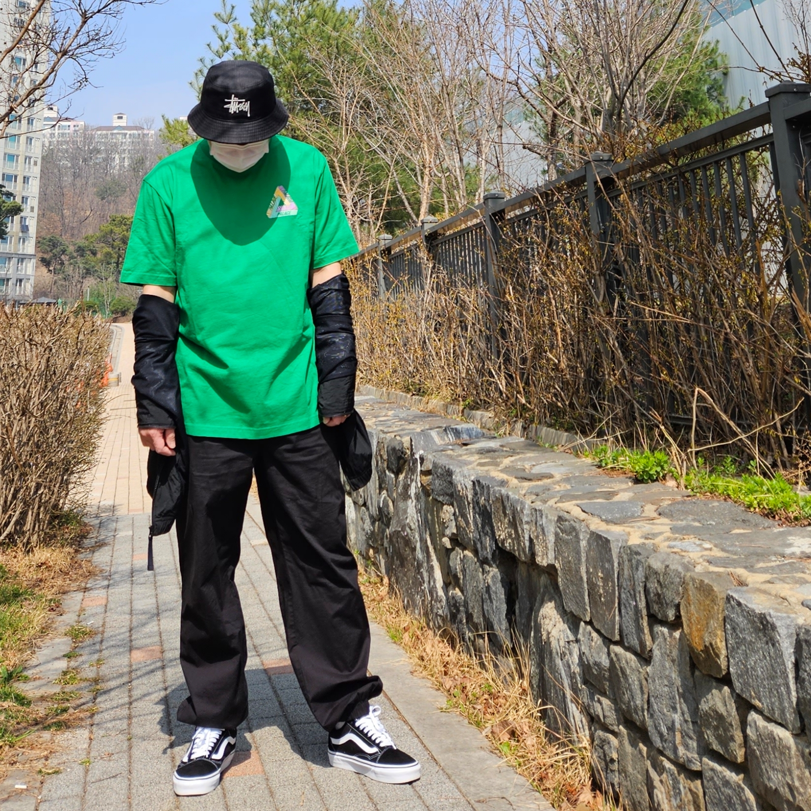 Palace Tri-Tex T-Shirt Green - 20SS, Stussy Grid Basic Bucket Hat Black 착용 스타일 - 2