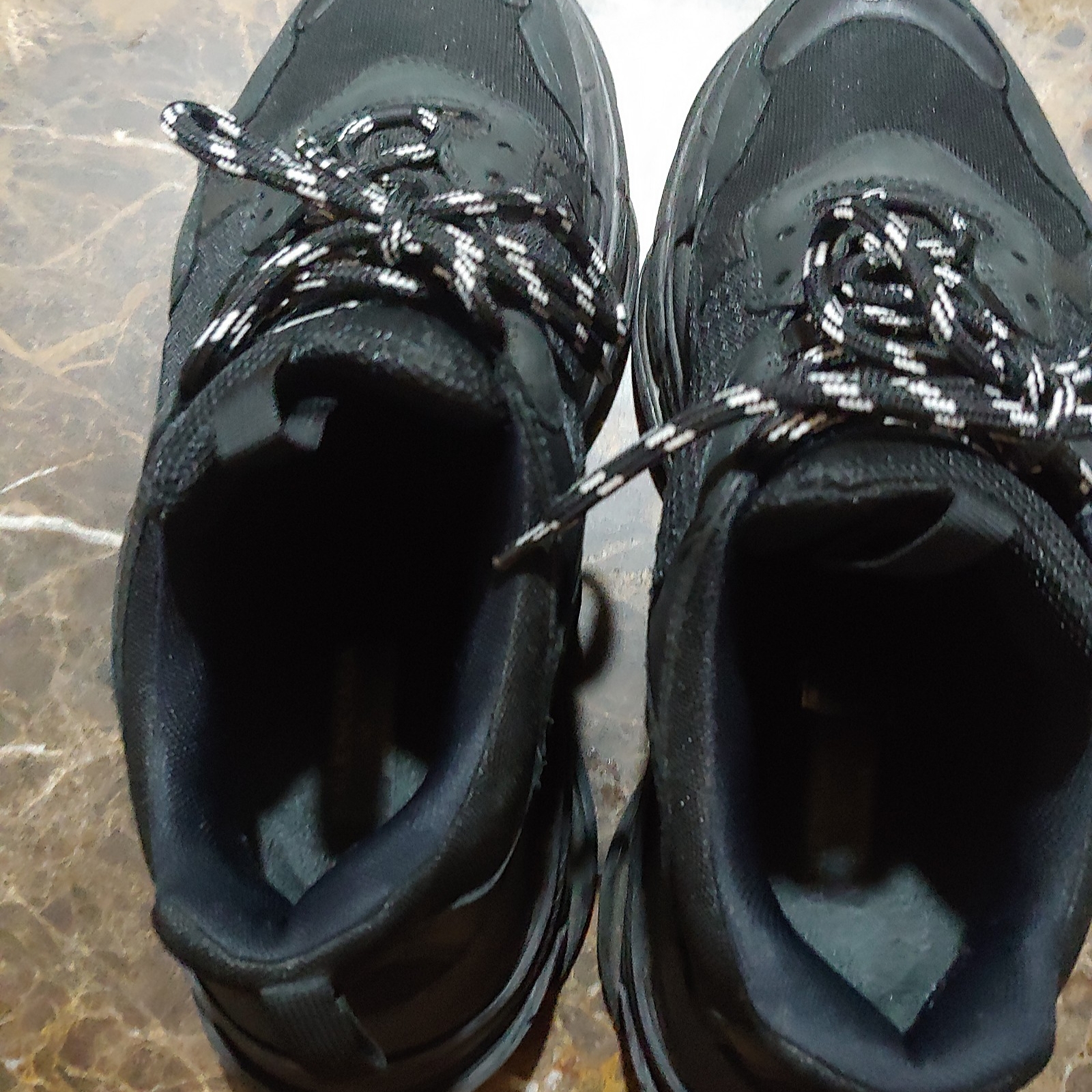 Balenciaga Triple S Trainer Triple Black 2021 착용 스타일
