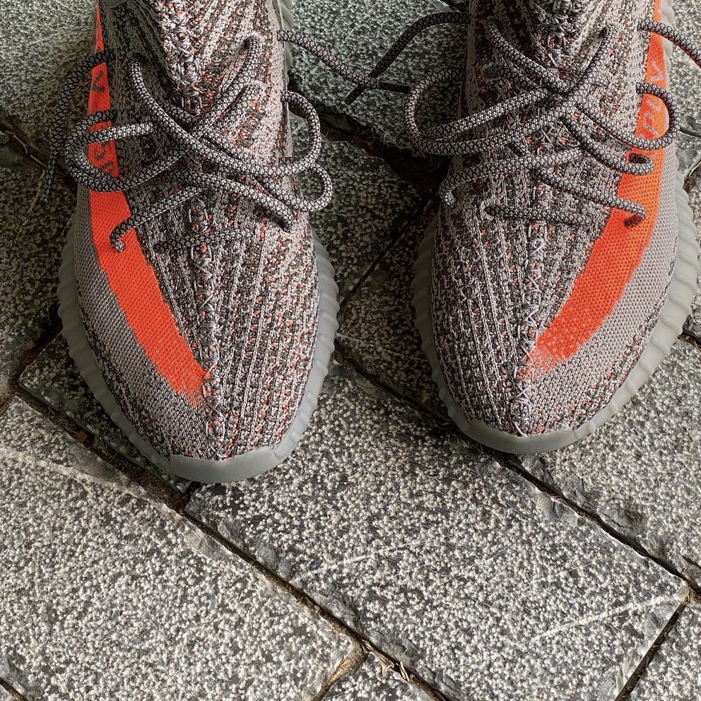Adidas Yeezy Boost 350 V2 Beluga 착용 스타일