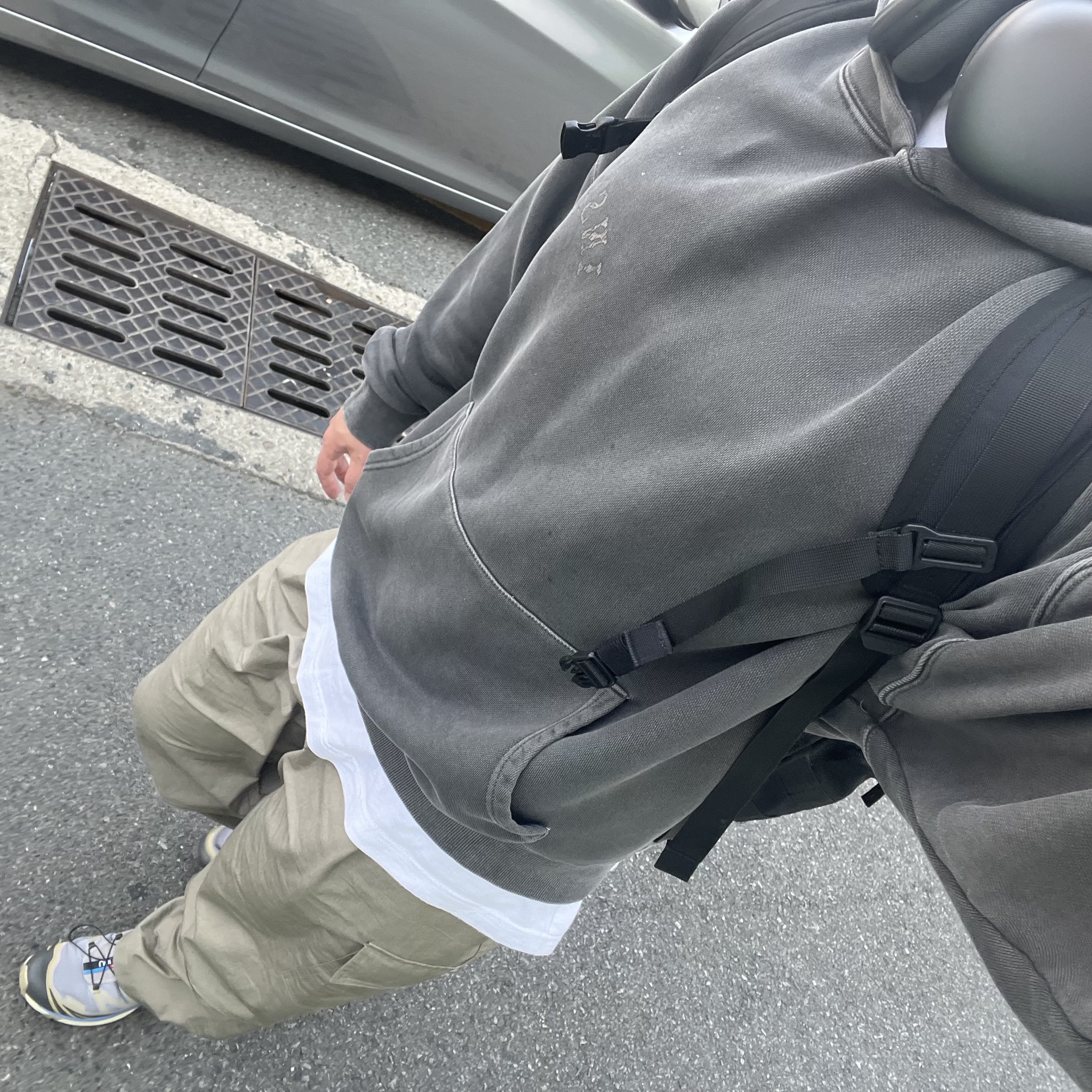 Salomon XT-6 Granada Sky Gray Green, Apple AirPods Max Lightning Space Gray (Korean Ver.) 착용 스타일