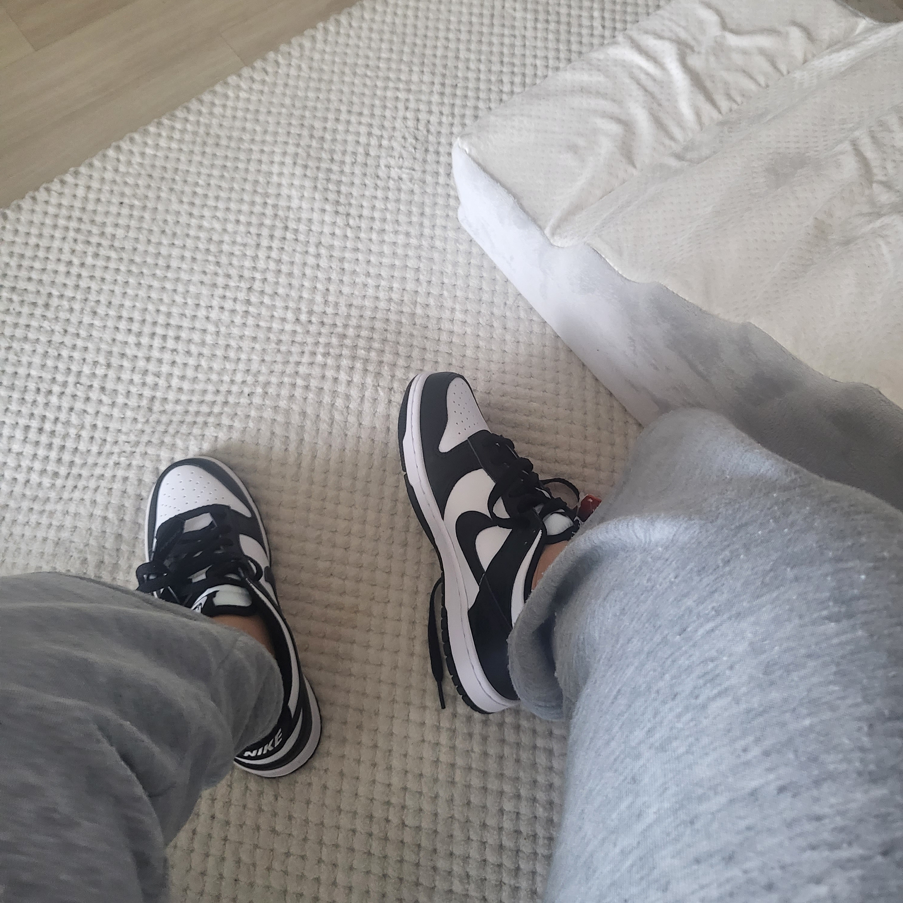 (GS) Nike Dunk Low Black 착용 스타일