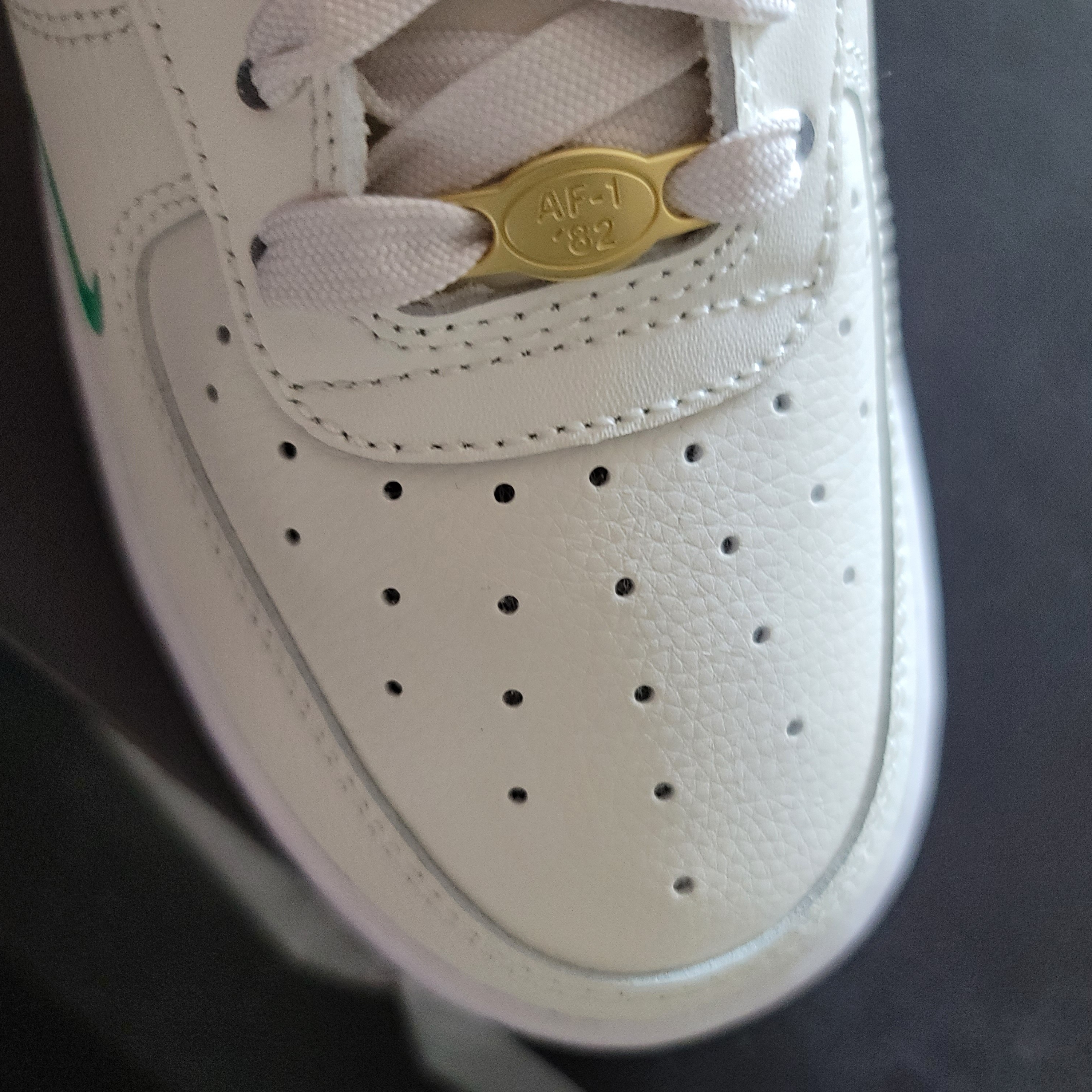 (W) Nike Air Force 1 '07 SE 40th Anniversary Join Forces Sail Malachite 착용 스타일 - 1