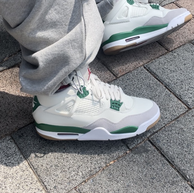 Jordan 4 x Nike SB Retro SP Pine Green 착용 스타일