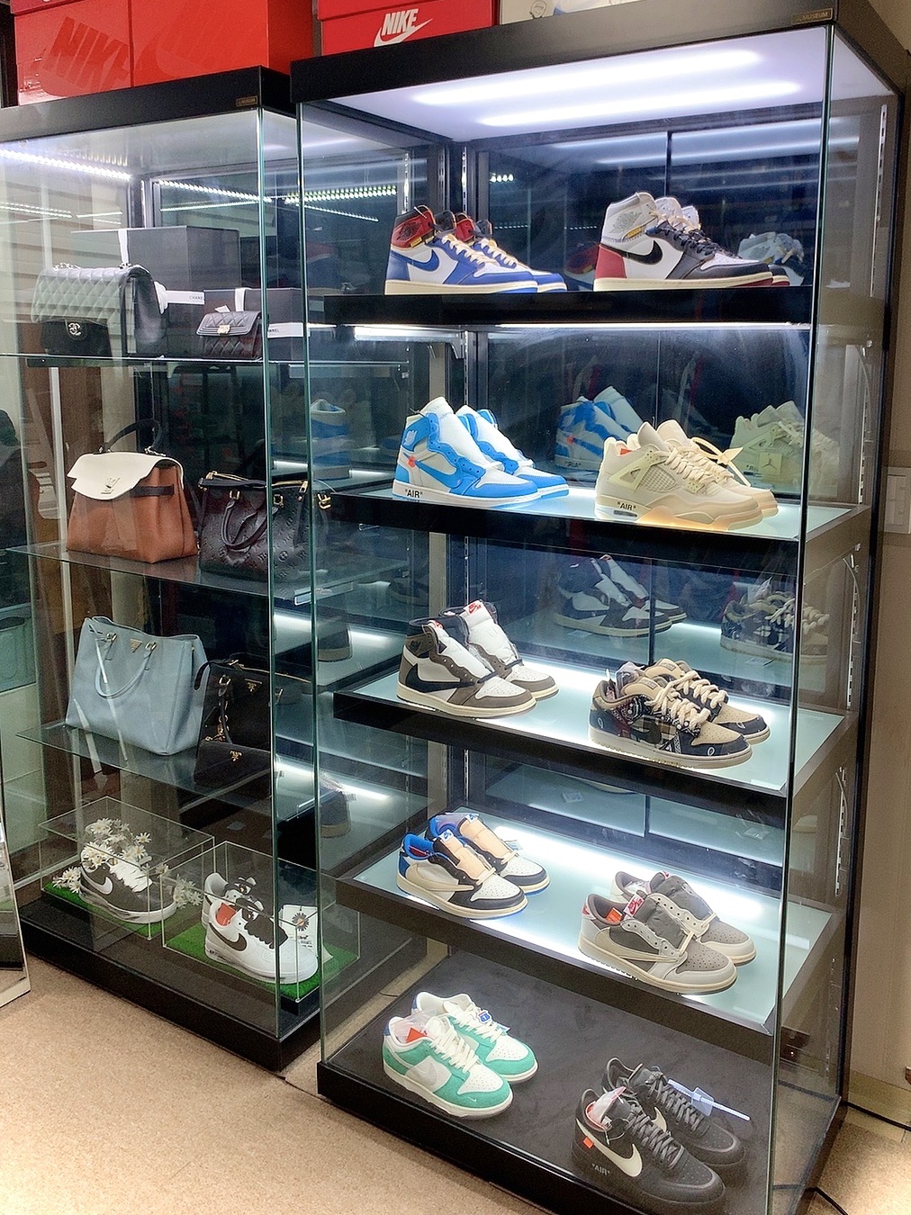 Jordan 1 x Travis Scott x Fragment Retro Low OG SP Military Blue, Jordan 1 x Travis Scott Retro Low OG SP Sail and Ridgerock 착용 스타일 - 2