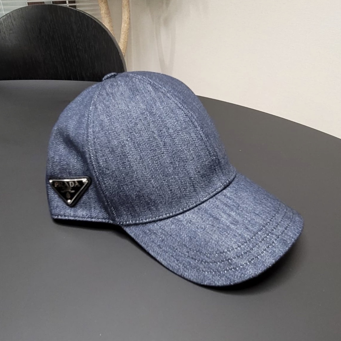 Prada Denim Baseball Cap Navy 착용 스타일 - 1