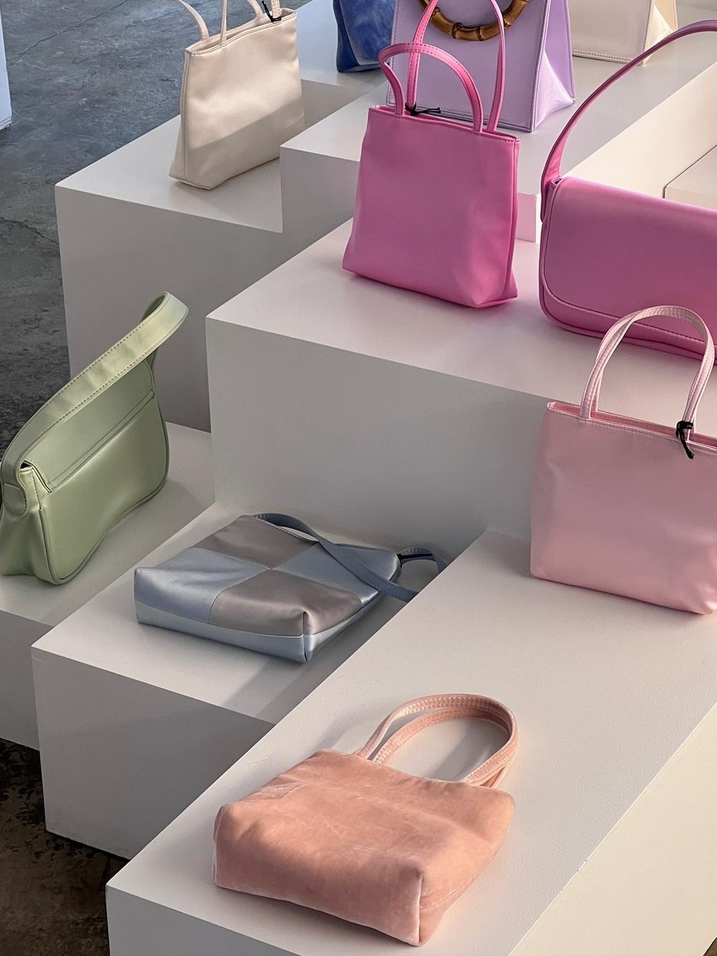 Hai Little Silk Bag Light Pink, Hai Little Velvet Bag Pink 착용 스타일