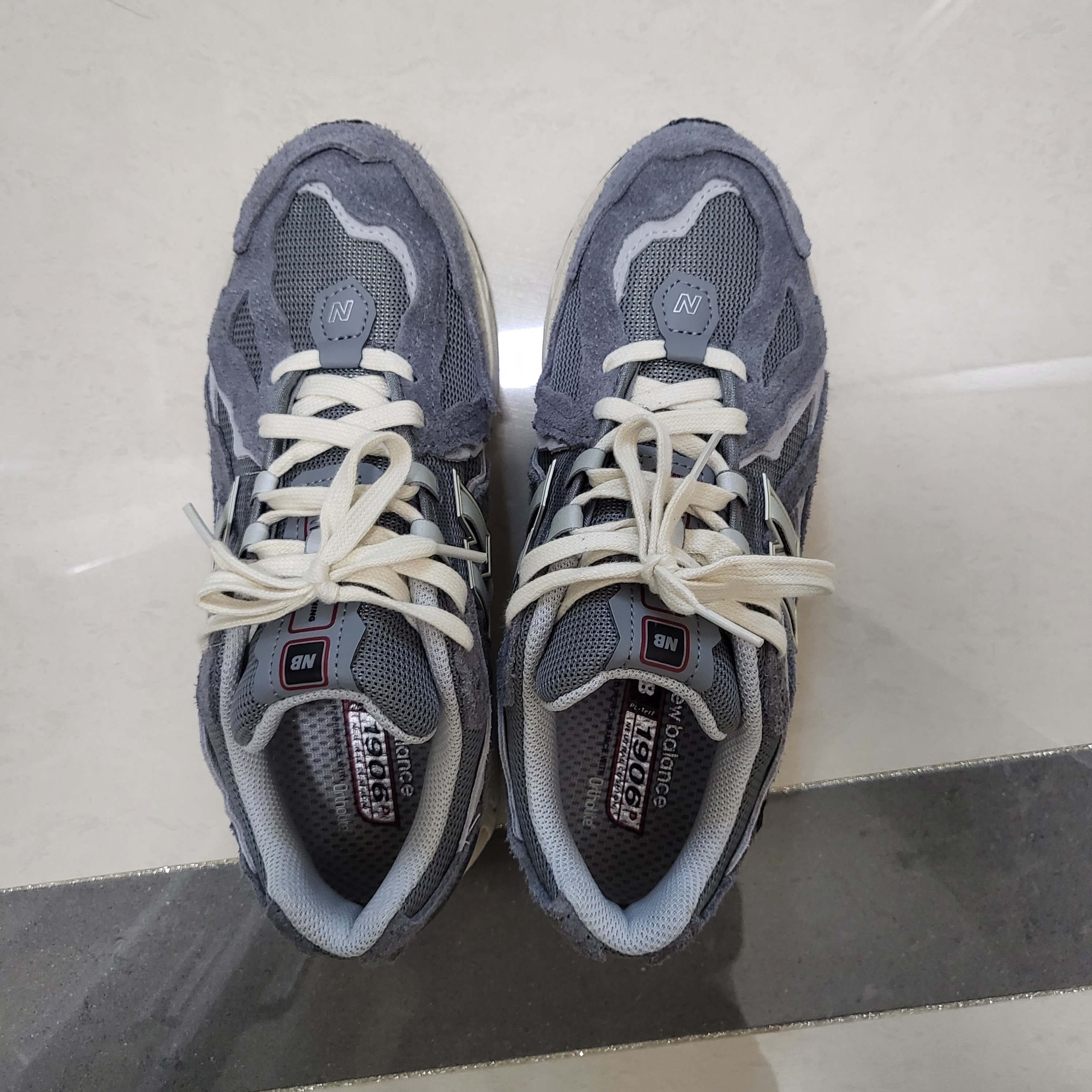 New Balance 1906D Protection Pack Castlerock 착용 스타일 - 2