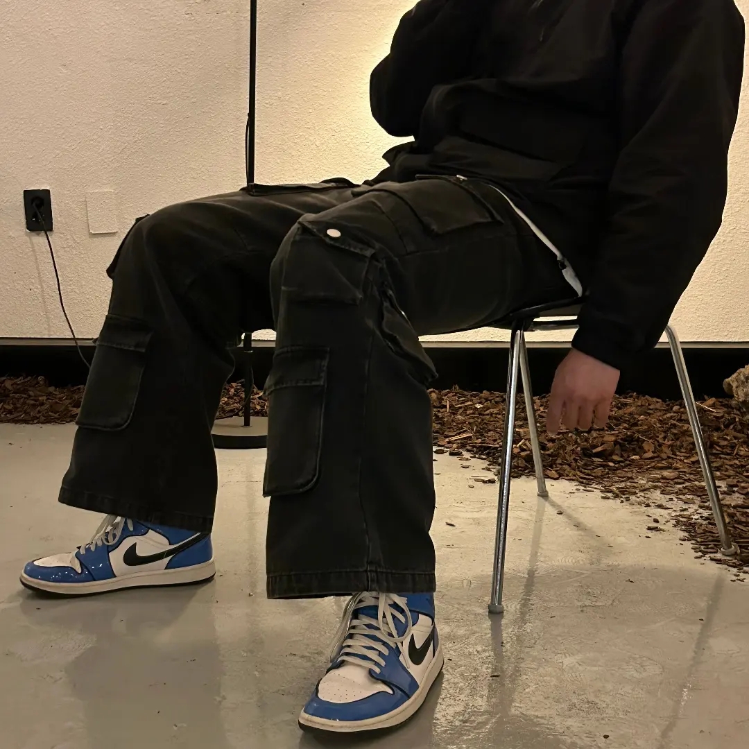 Jordan 1 Mid SE Signal Blue 착용 스타일 - 3