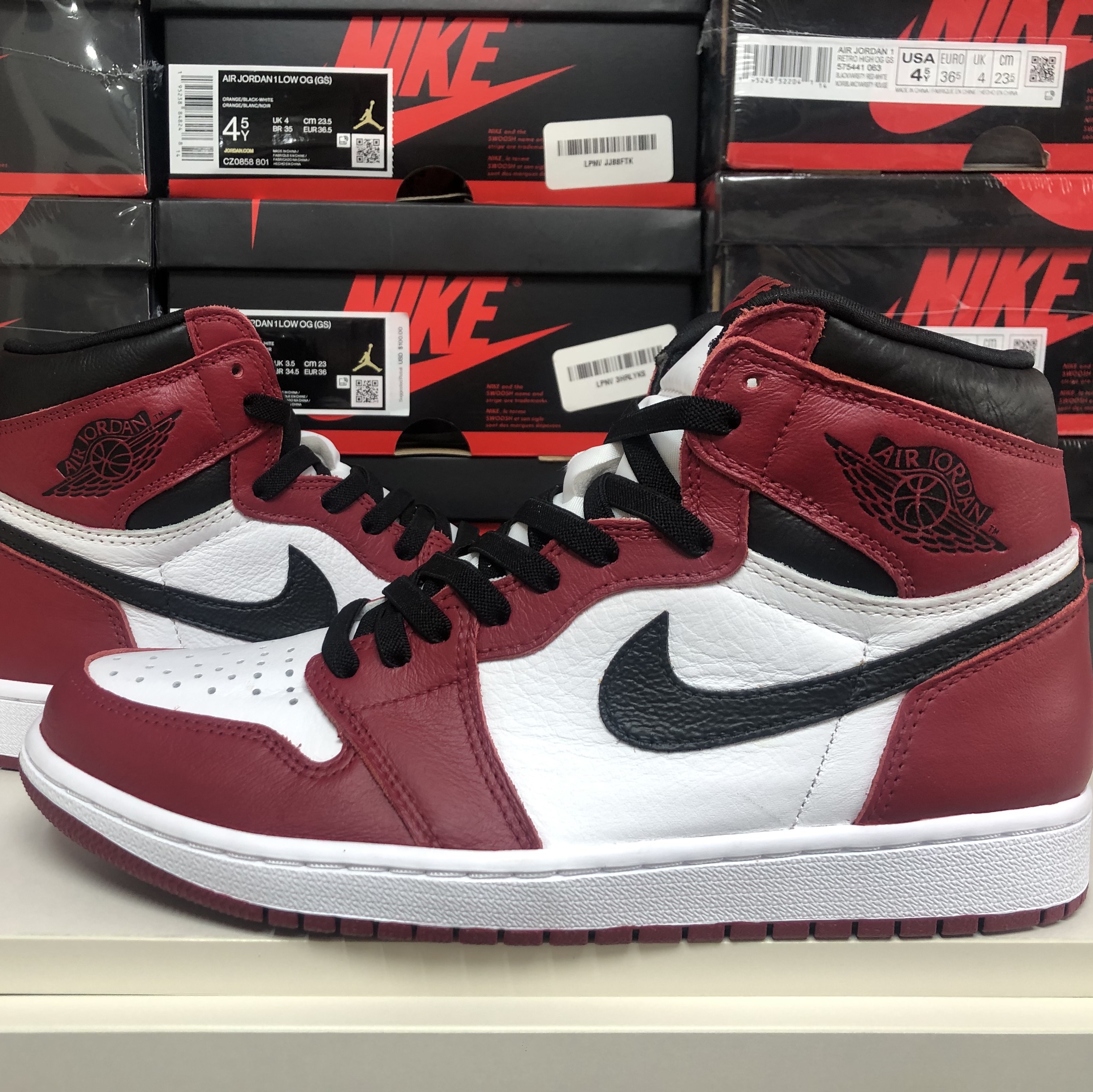 Jordan 1 Retro High OG Light Fusion Red 착용 스타일 - 1