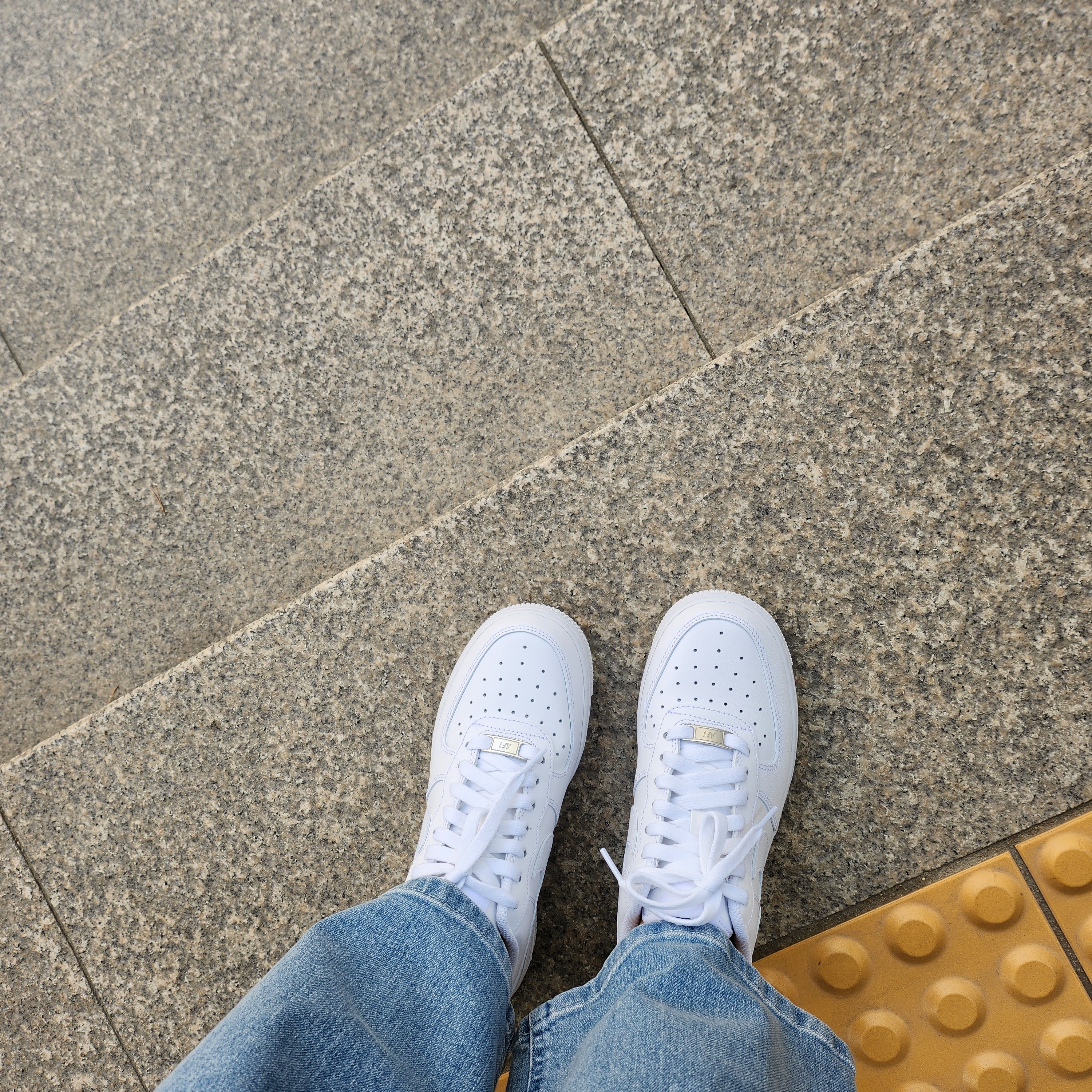 (W) Nike Air Force 1 '07 Low White 착용 스타일