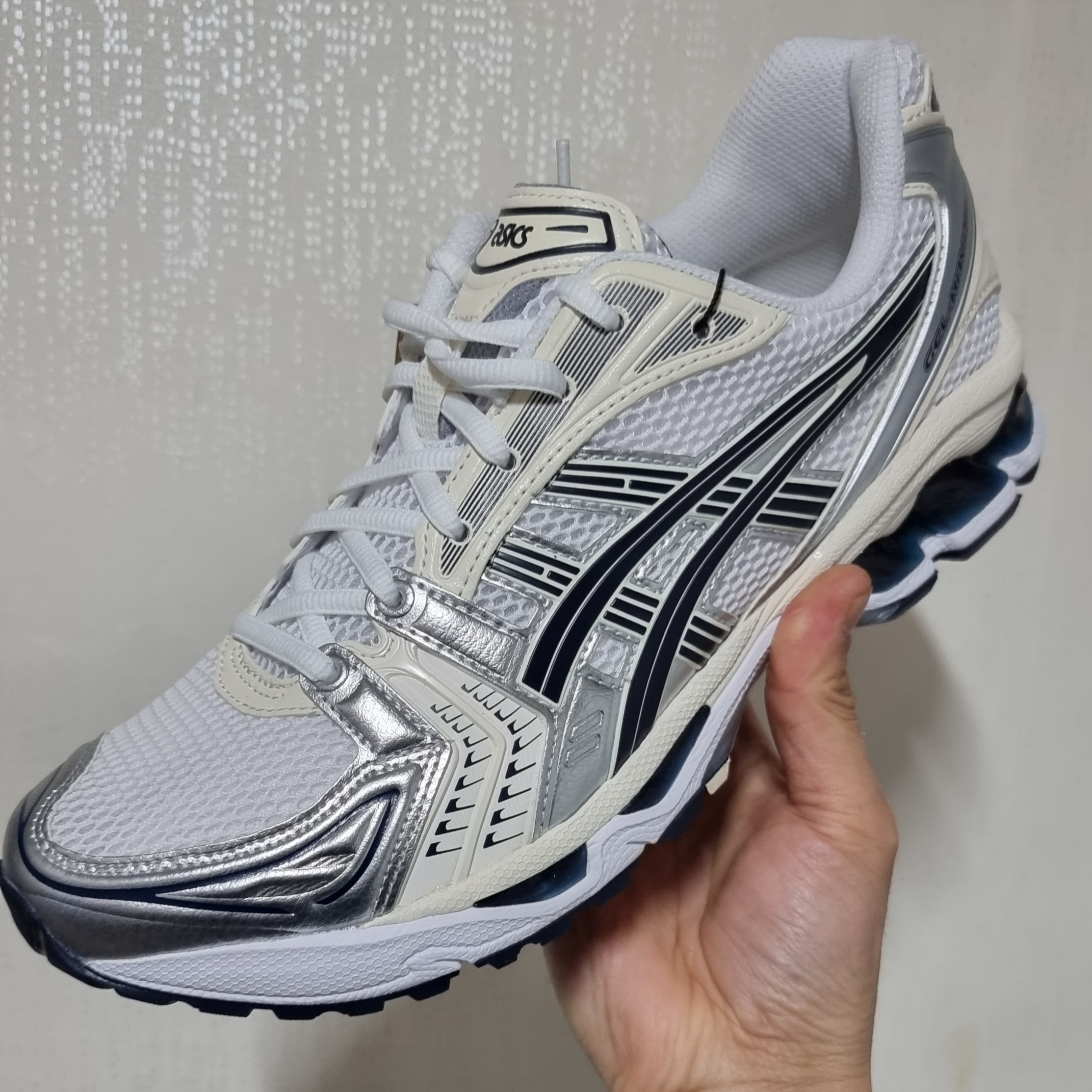 (W) Asics Gel-Kayano 14 White Midnight 착용 스타일 - 1